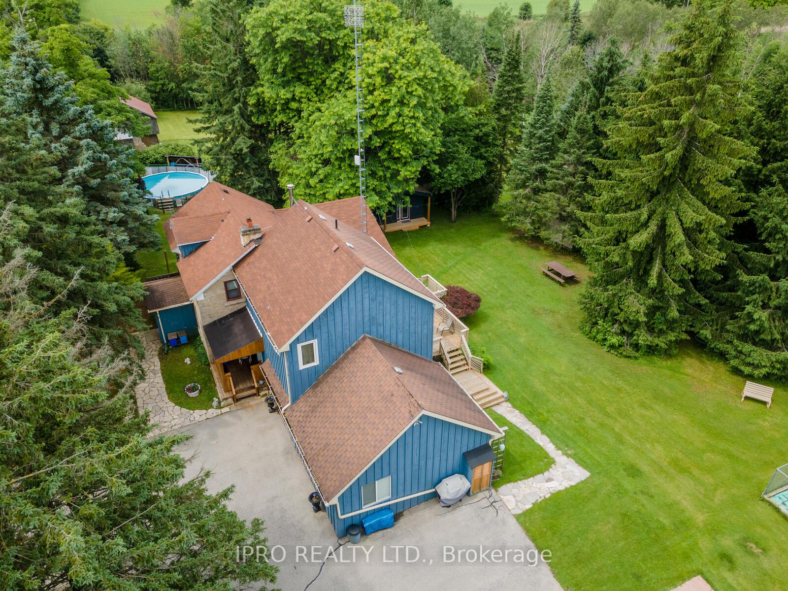 Front of 9206 Sideroad 17 Road