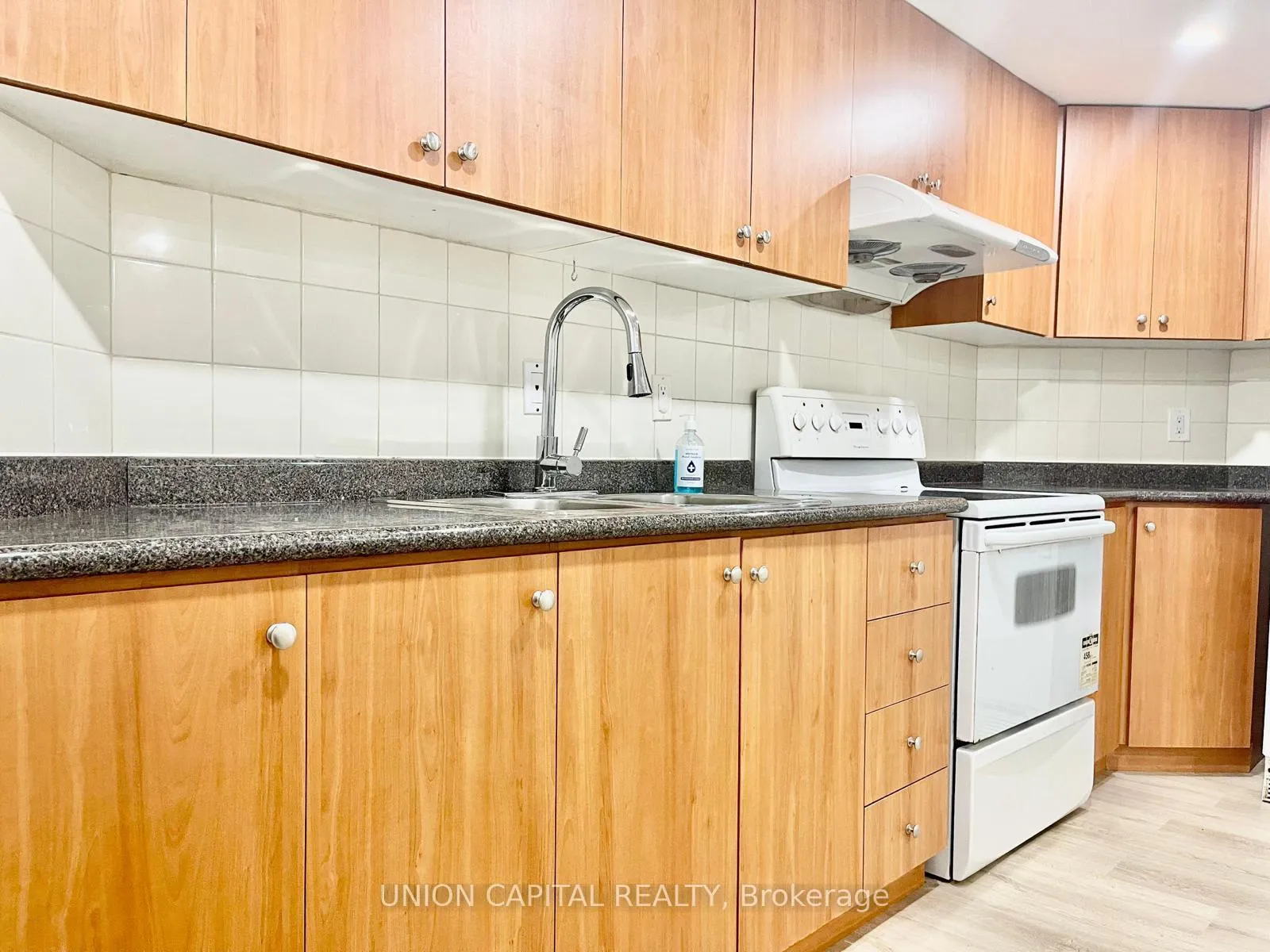 Photo 2 of Unit Lower, 19 Devonshire Avenue, Markham, Milliken Mills East — HOMEH