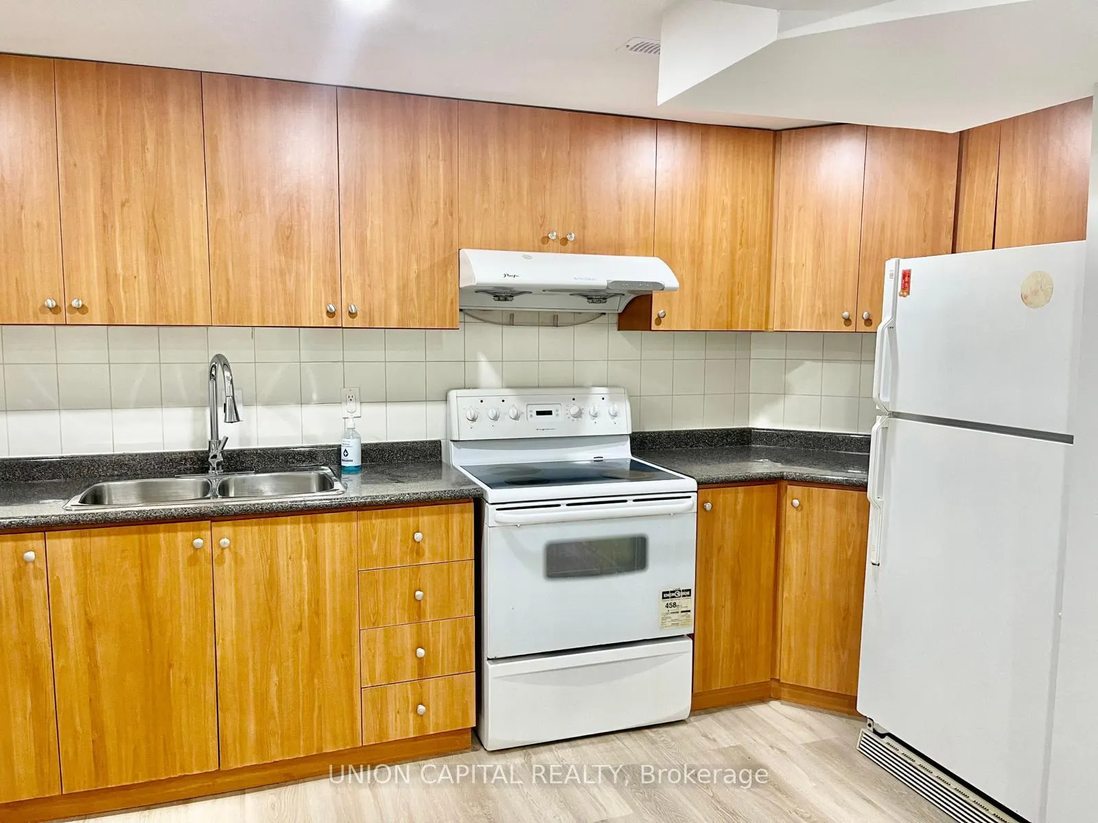 Photo 3 of Unit Lower, 19 Devonshire Avenue, Markham, Milliken Mills East — HOMEH