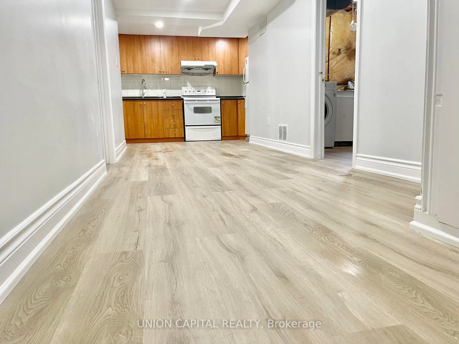 Photo 7 of Unit Lower, 19 Devonshire Avenue, Markham, Milliken Mills East — HOMEH