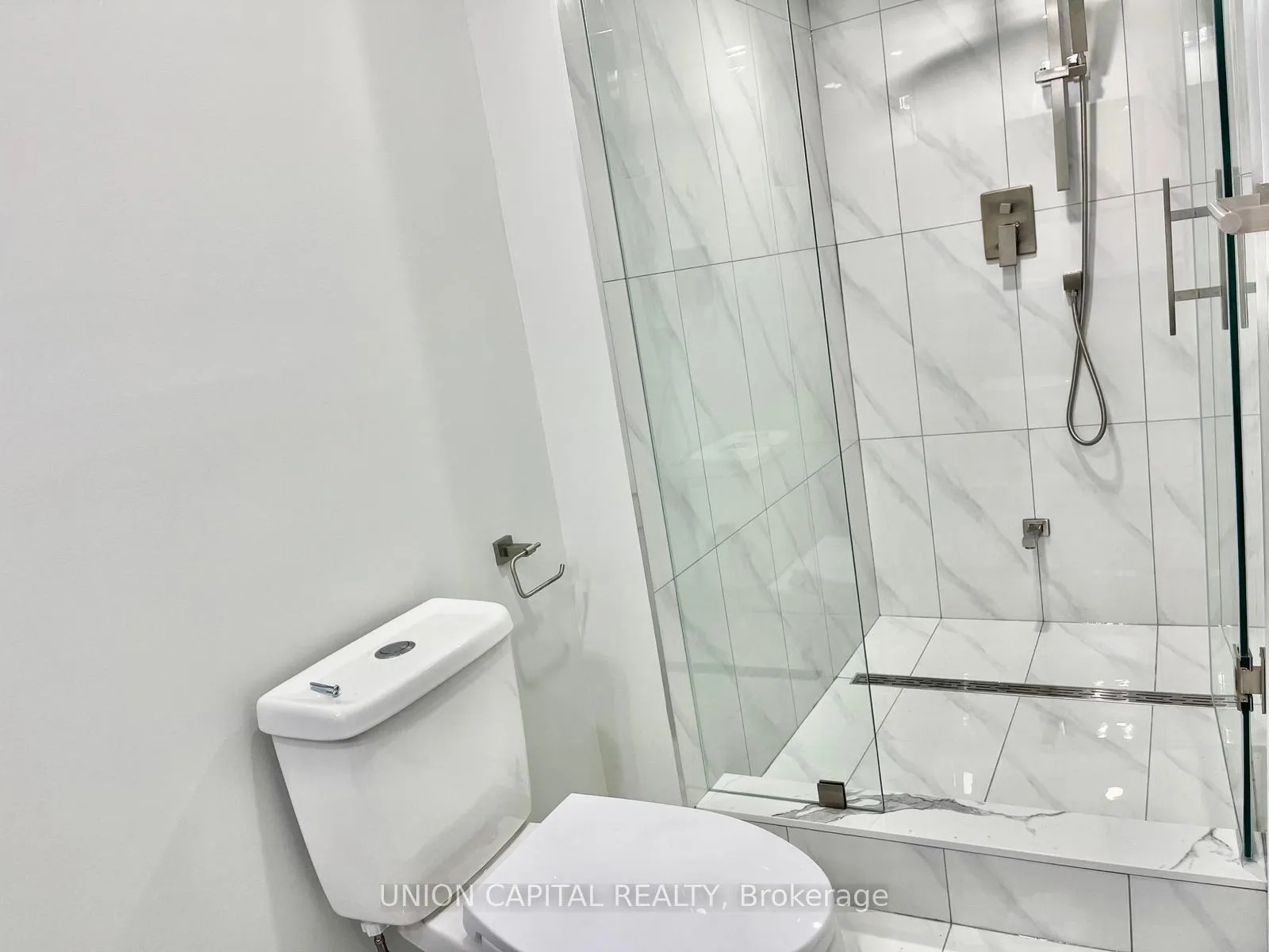 Photo 11 of Unit Lower, 19 Devonshire Avenue, Markham, Milliken Mills East — HOMEH