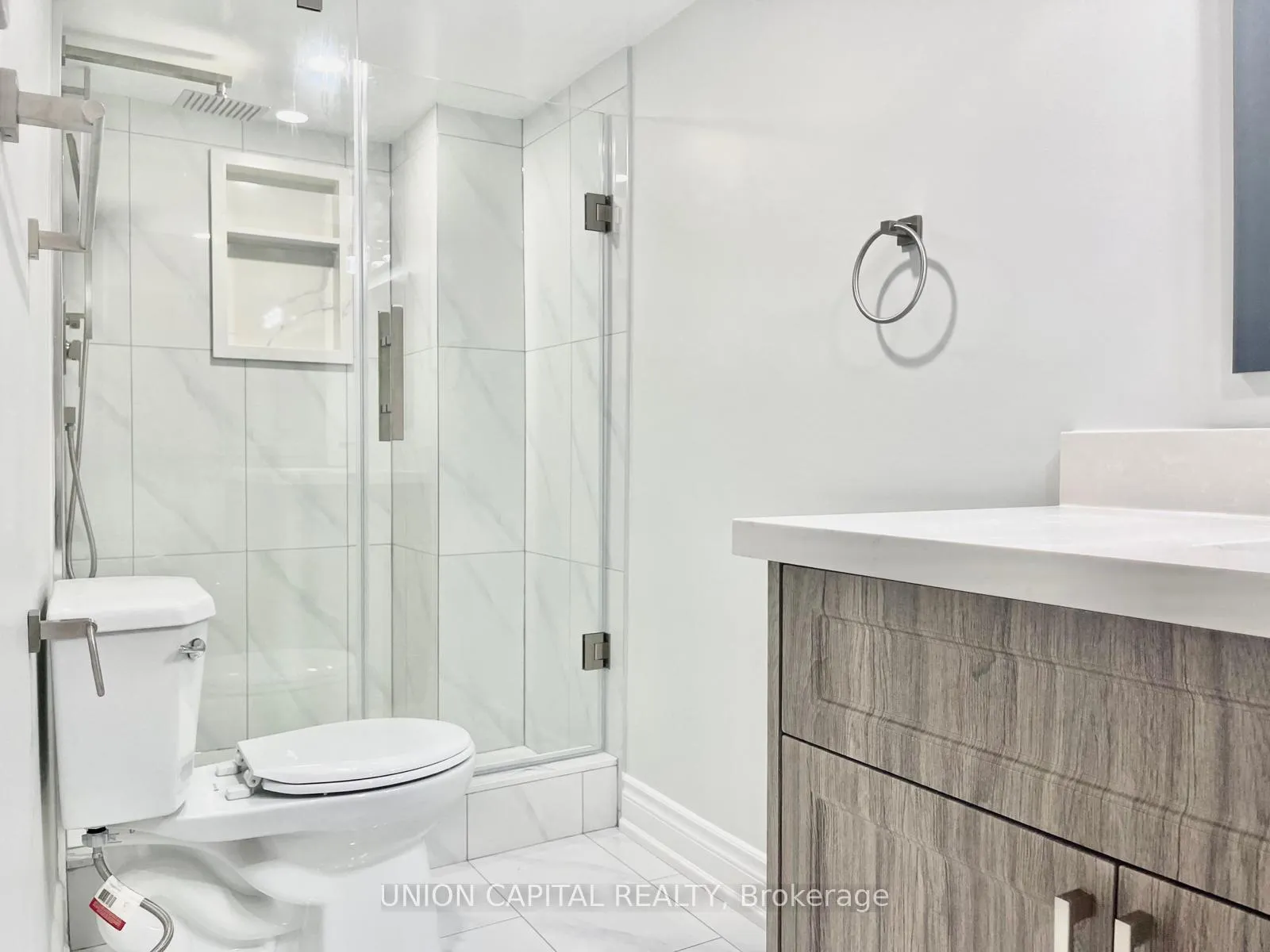 Photo 13 of Unit Lower, 19 Devonshire Avenue, Markham, Milliken Mills East — HOMEH