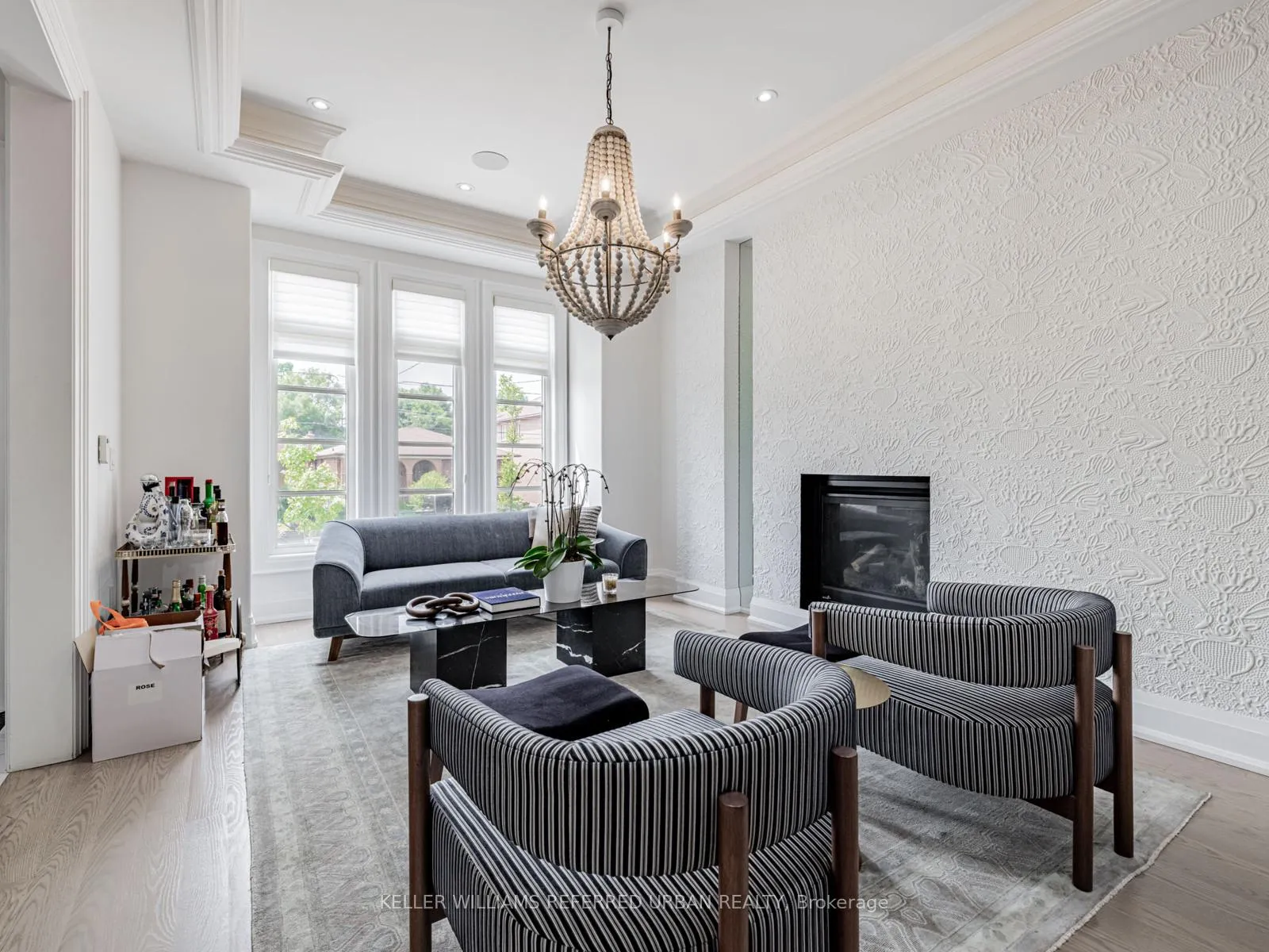 Photo 4 of 606 Glengrove Avenue, Toronto, Englemount-Lawrence — HOMEH