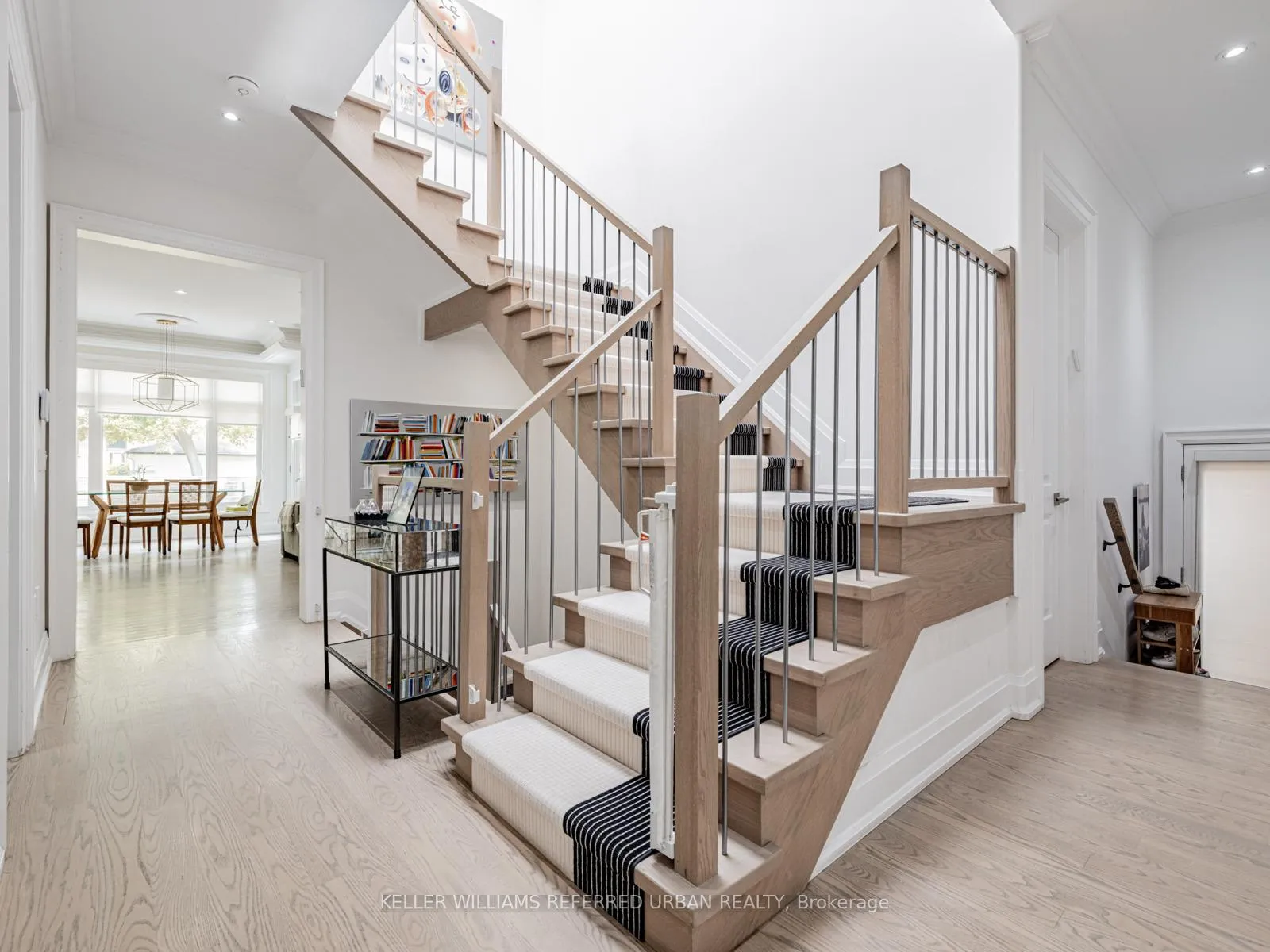 Photo 9 of 606 Glengrove Avenue, Toronto, Englemount-Lawrence — HOMEH
