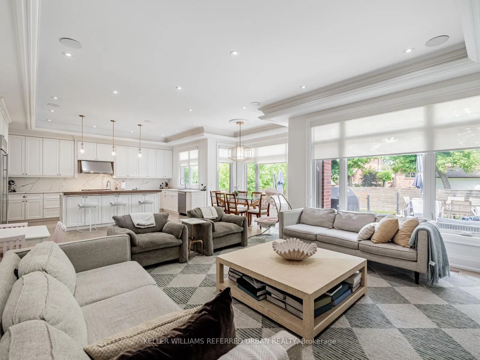 Photo 14 of 606 Glengrove Avenue, Toronto, Englemount-Lawrence — HOMEH