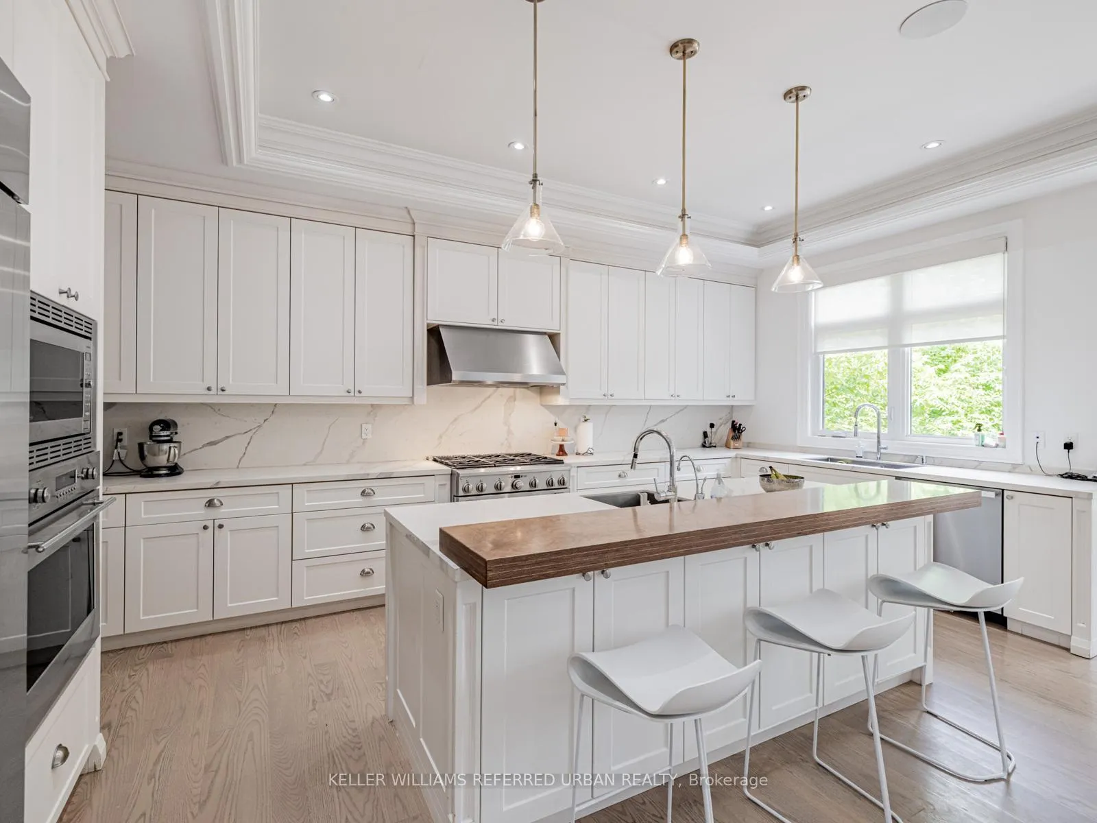 Photo 18 of 606 Glengrove Avenue, Toronto, Englemount-Lawrence — HOMEH