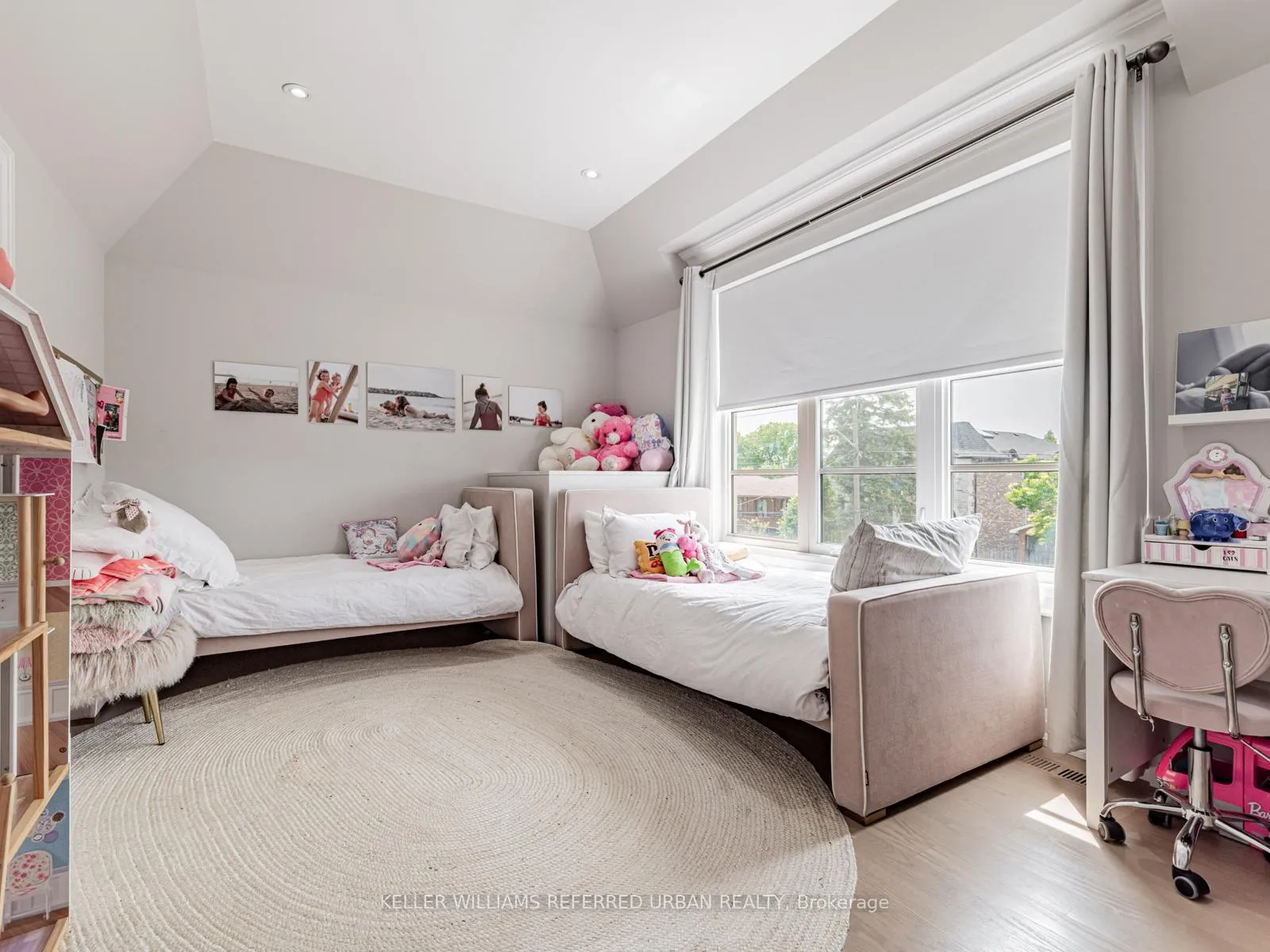Photo 23 of 606 Glengrove Avenue, Toronto, Englemount-Lawrence — HOMEH