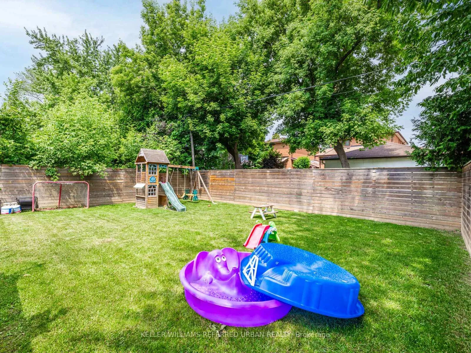 Photo 31 of 606 Glengrove Avenue, Toronto, Englemount-Lawrence — HOMEH