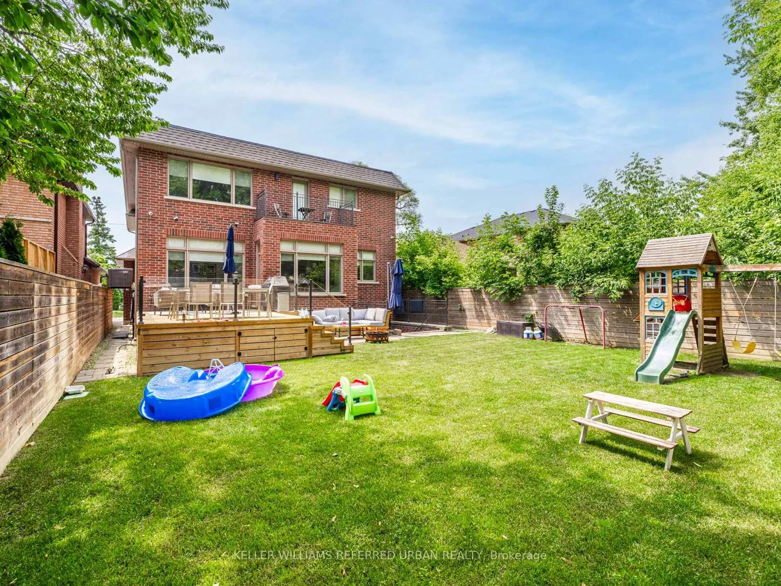 Photo 32 of 606 Glengrove Avenue, Toronto, Englemount-Lawrence — HOMEH