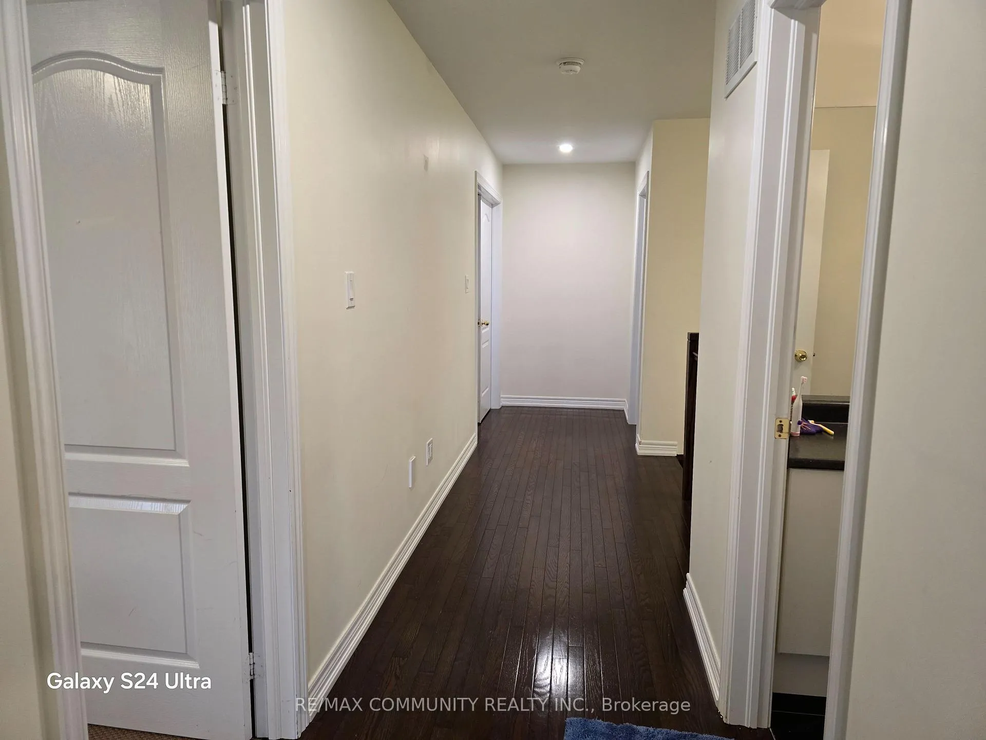 Photo 4 of Unit Main Floor, 74 Hammersly Boulevard E, Markham, Wismer — HOMEH