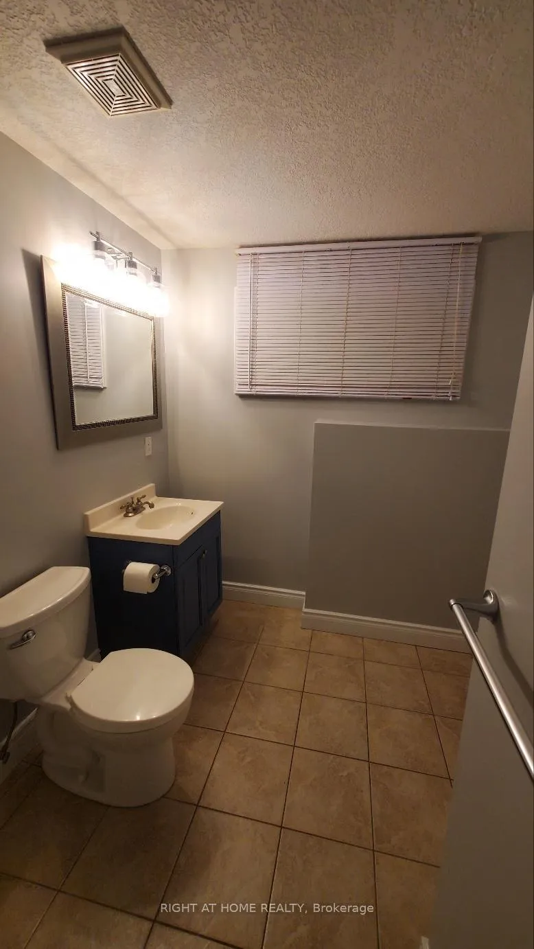 Photo 4 of 1203 Countrystone Drive, Kitchener — HOMEH