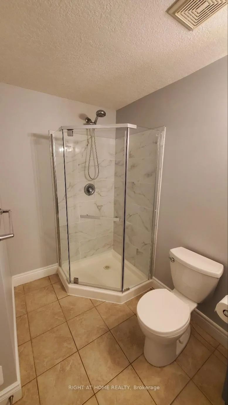 Photo 5 of 1203 Countrystone Drive, Kitchener — HOMEH