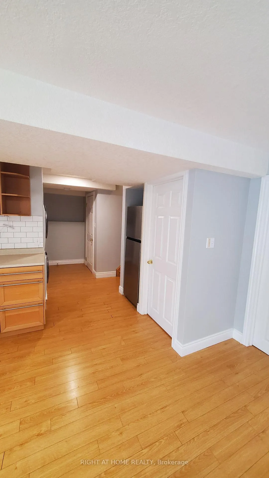 Photo 8 of 1203 Countrystone Drive, Kitchener — HOMEH
