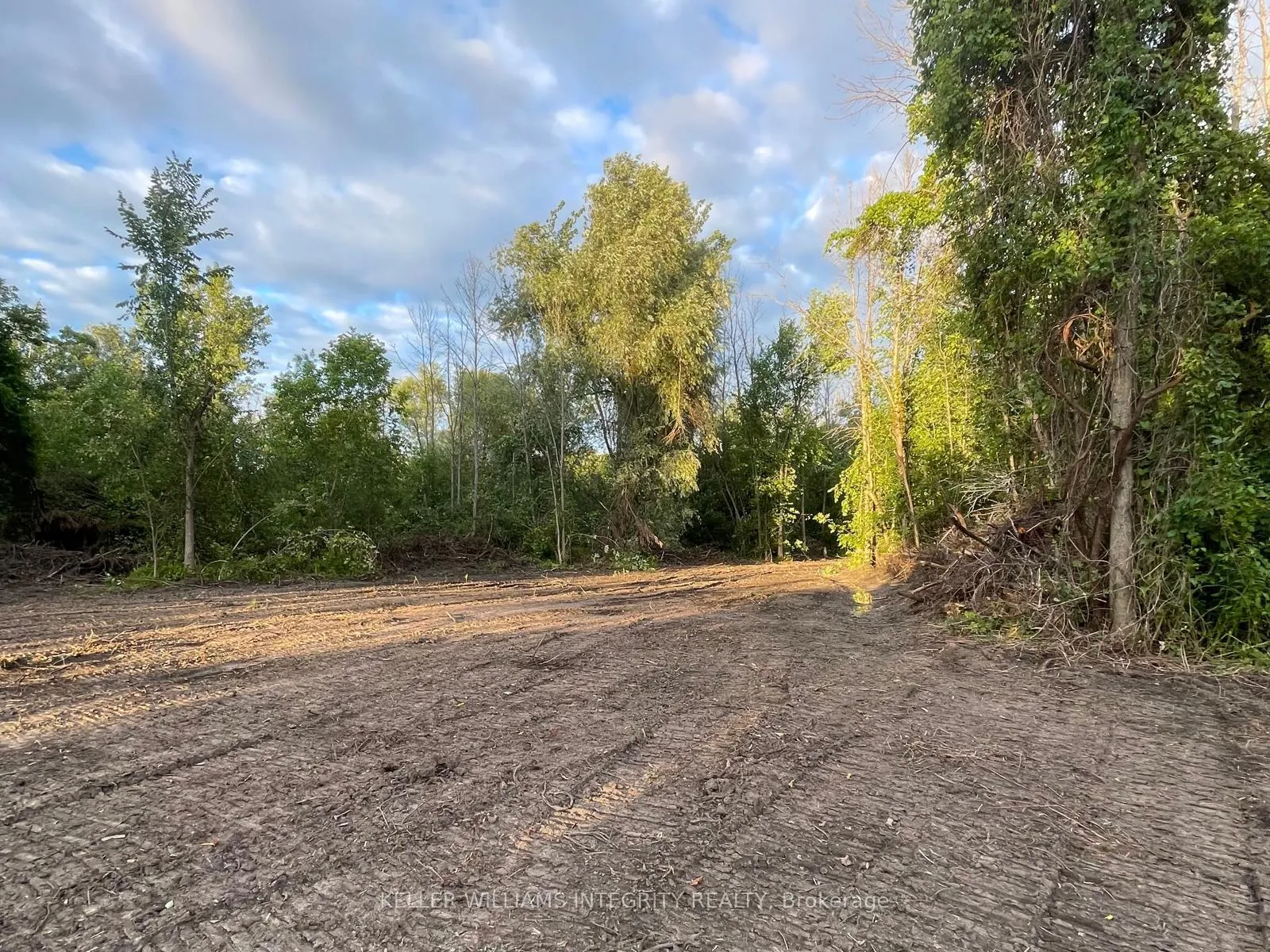Front of 00 Rideau River Road W
