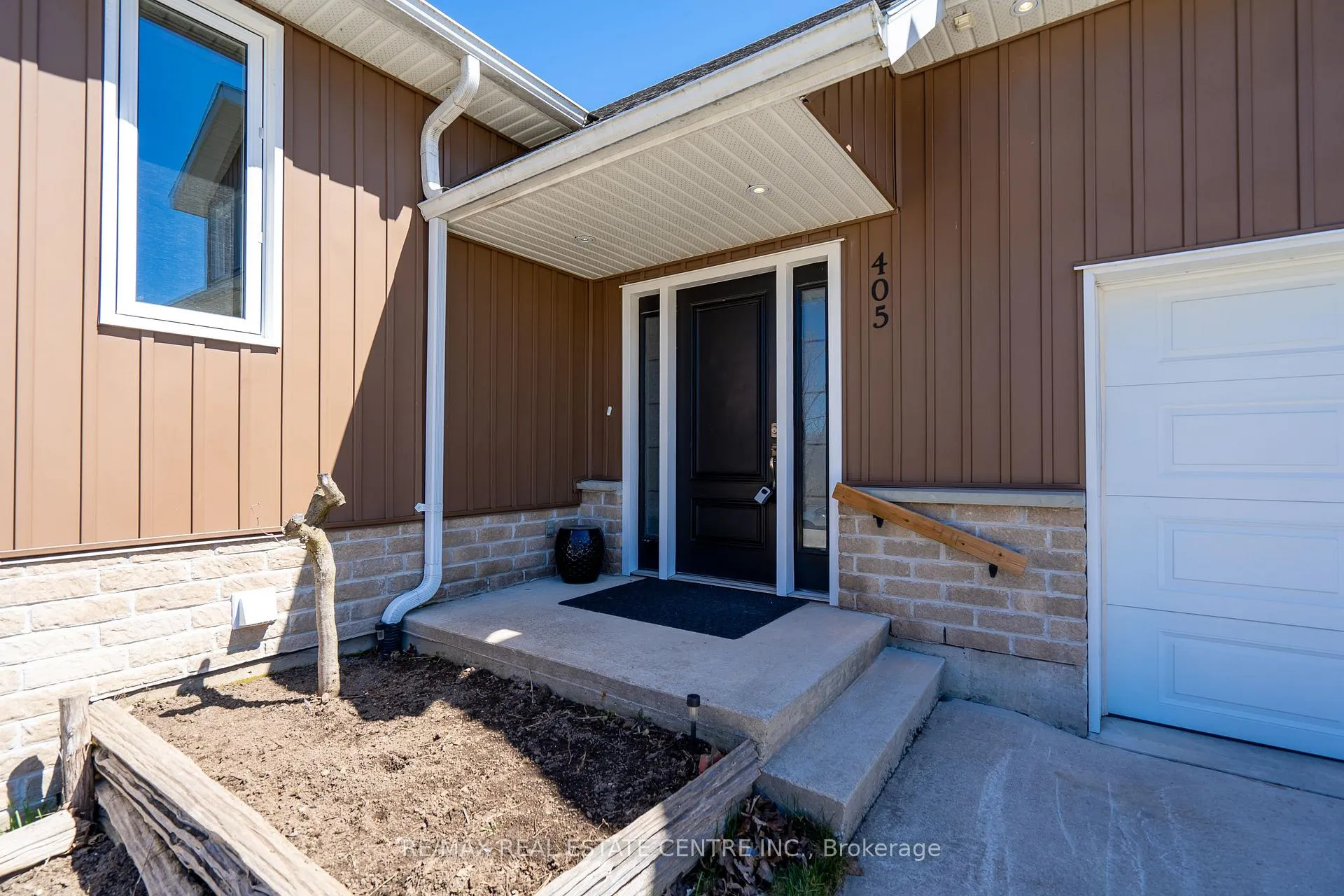 Photo 2 of Unit A, 405 Minnie Street, North Huron, Wingham — HOMEH