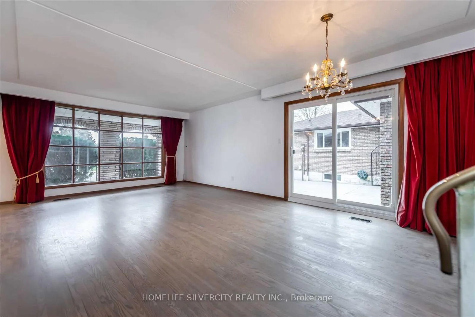 Photo 4 of 5 Teak Street, Hamilton, Stoney Creek — HOMEH