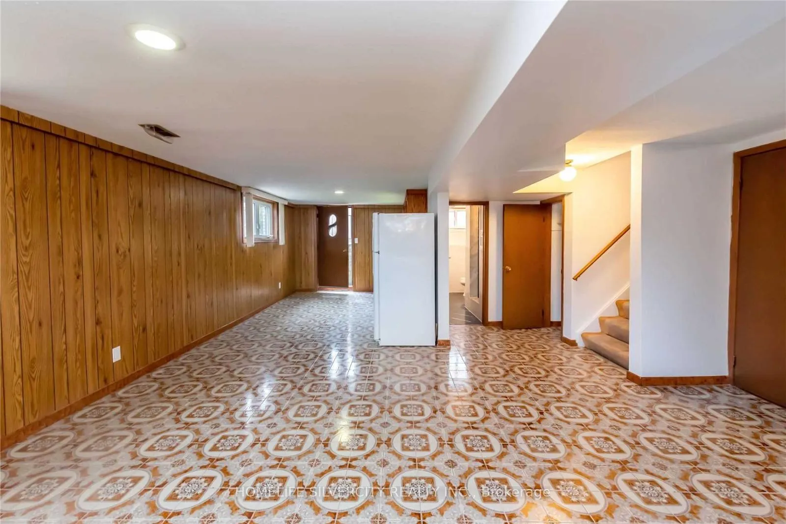 Photo 11 of 5 Teak Street, Hamilton, Stoney Creek — HOMEH