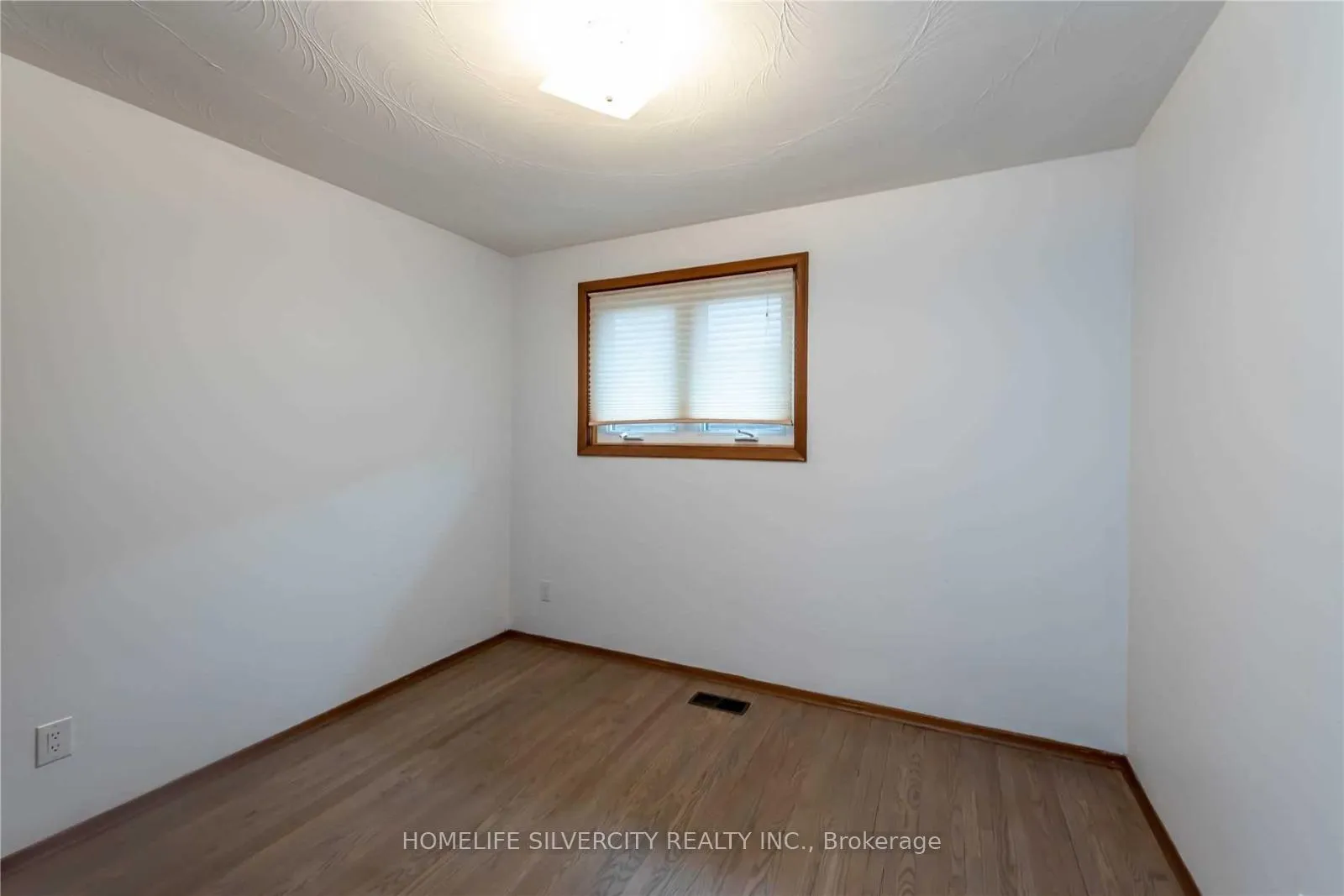 Photo 13 of 5 Teak Street, Hamilton, Stoney Creek — HOMEH