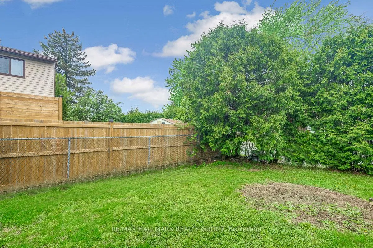 Photo 32 of 1701 Lafrance Drive, Ottawa, Queenswood Heights South — HOMEH