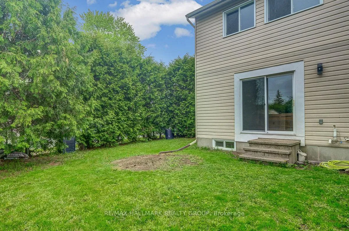 Photo 33 of 1701 Lafrance Drive, Ottawa, Queenswood Heights South — HOMEH