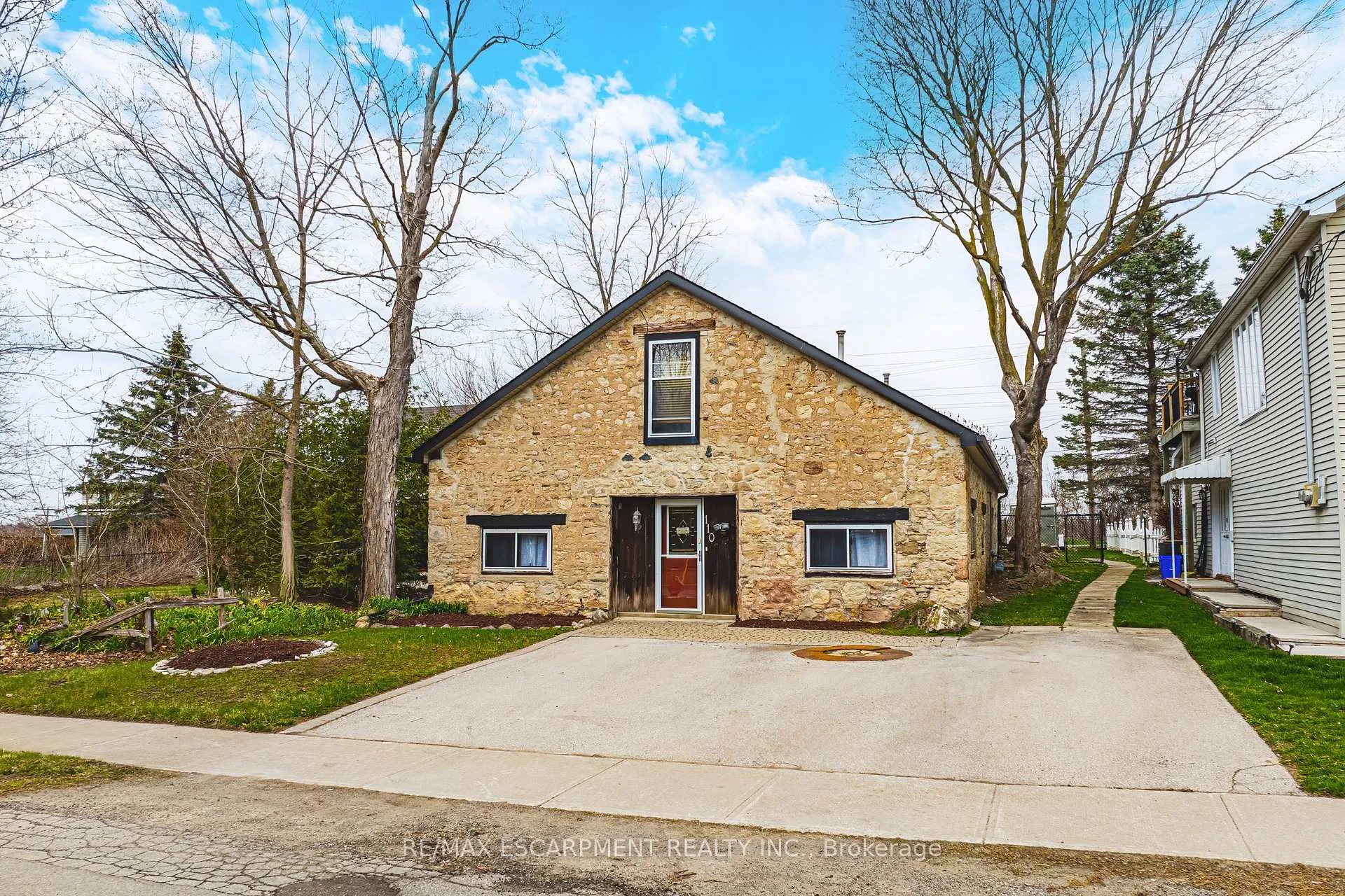 Photo 1 of 110 Freelton Road, Hamilton, Freelton — HOMEH