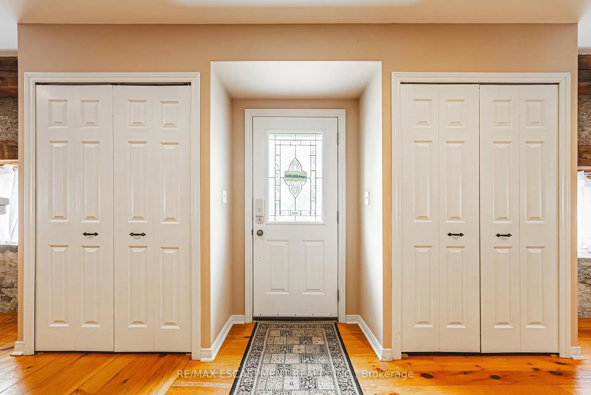 Photo 4 of 110 Freelton Road, Hamilton, Freelton — HOMEH