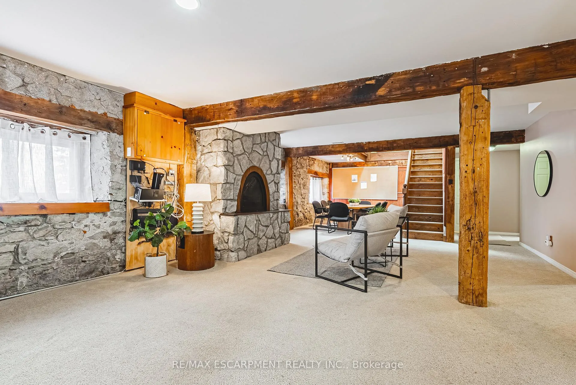 Photo 5 of 110 Freelton Road, Hamilton, Freelton — HOMEH