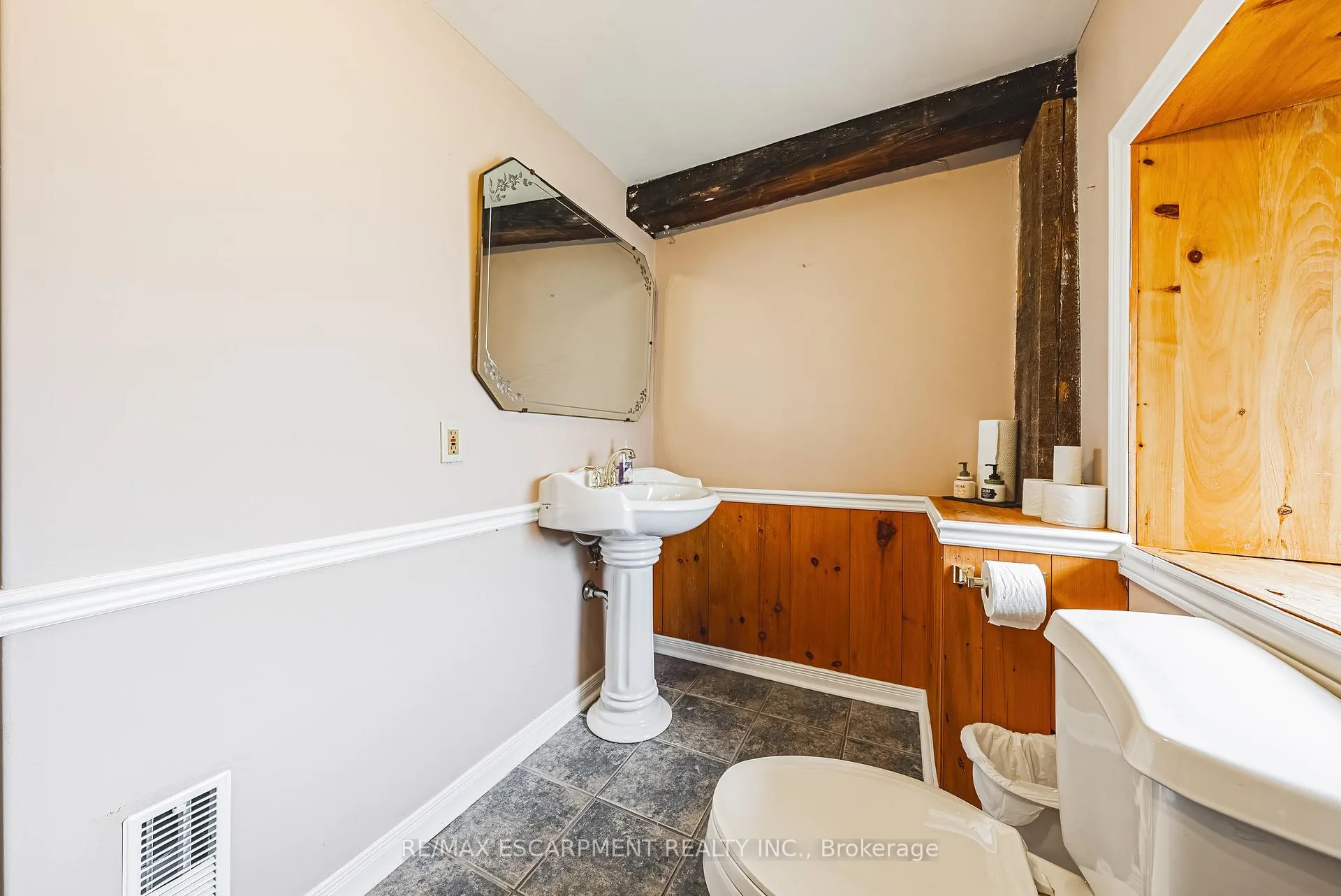 Photo 22 of 110 Freelton Road, Hamilton, Freelton — HOMEH