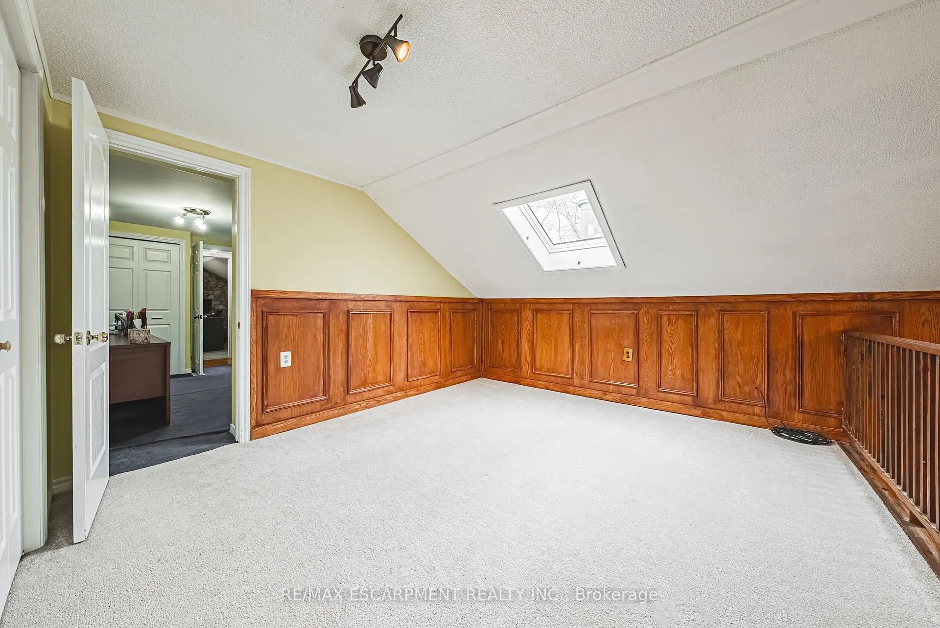 Photo 26 of 110 Freelton Road, Hamilton, Freelton — HOMEH