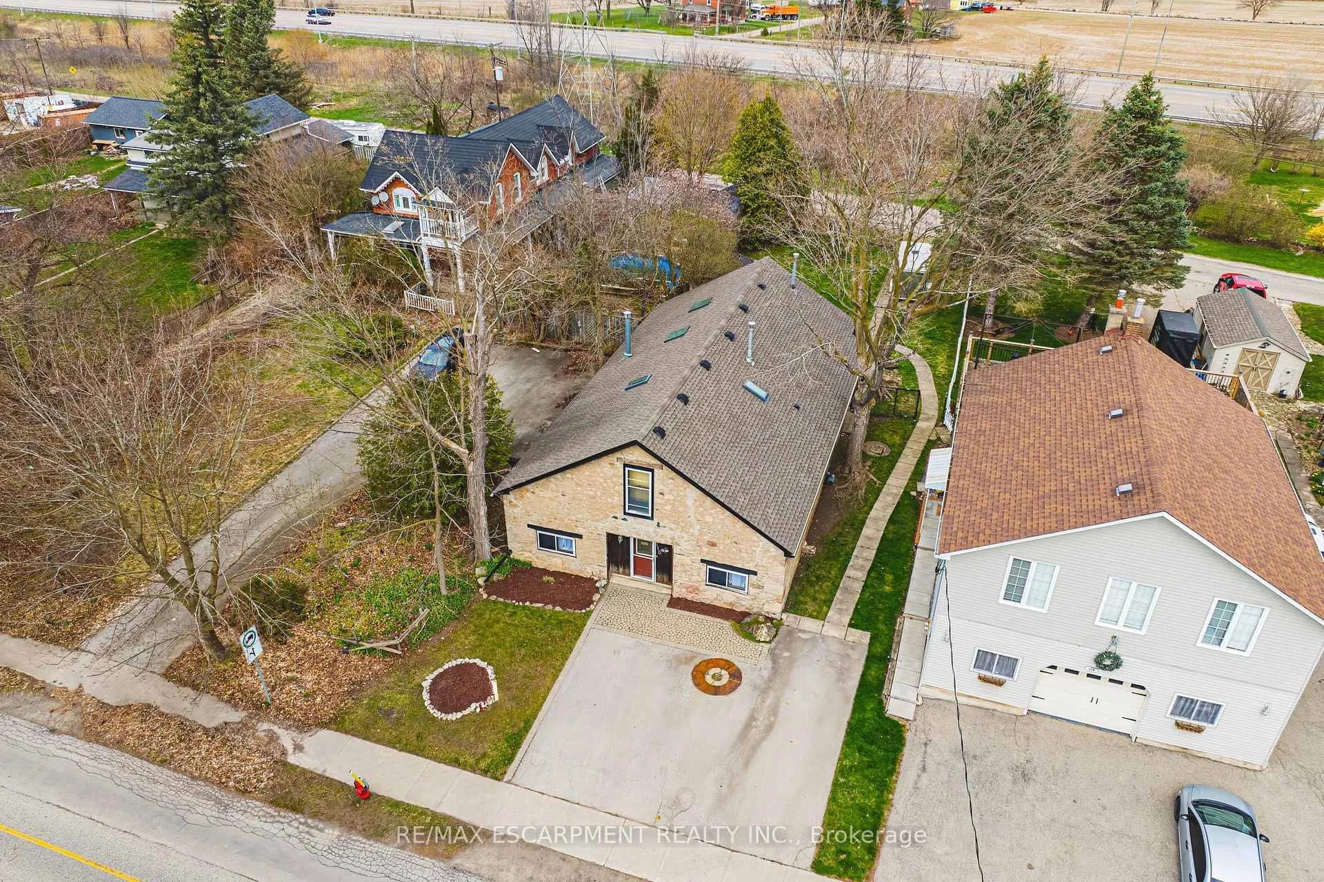 Photo 35 of 110 Freelton Road, Hamilton, Freelton — HOMEH