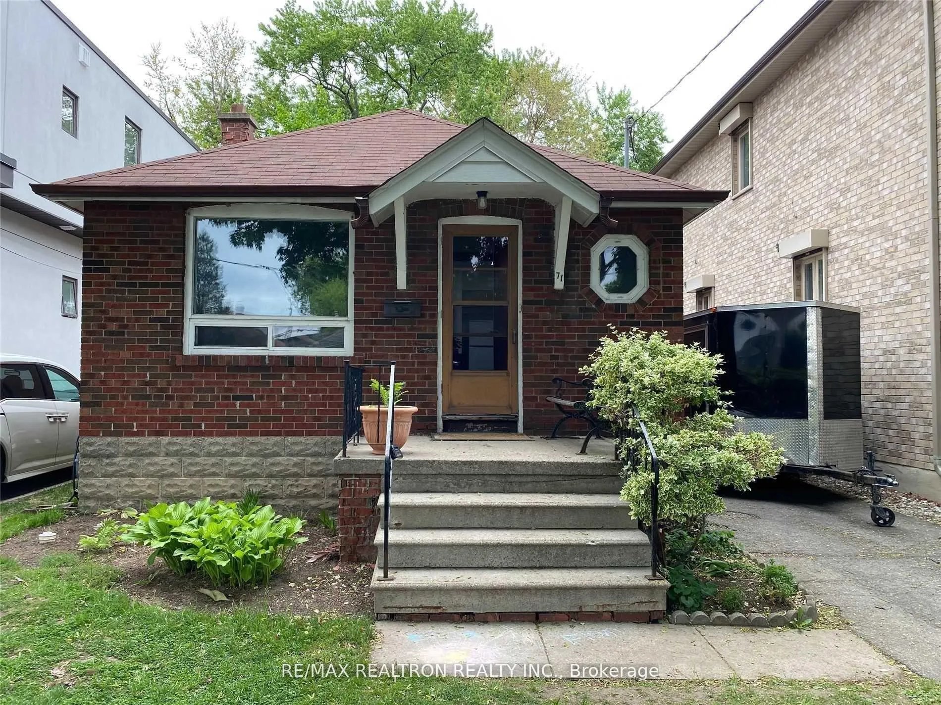 Front of Unit Main, 71 Lesmount Avenue
