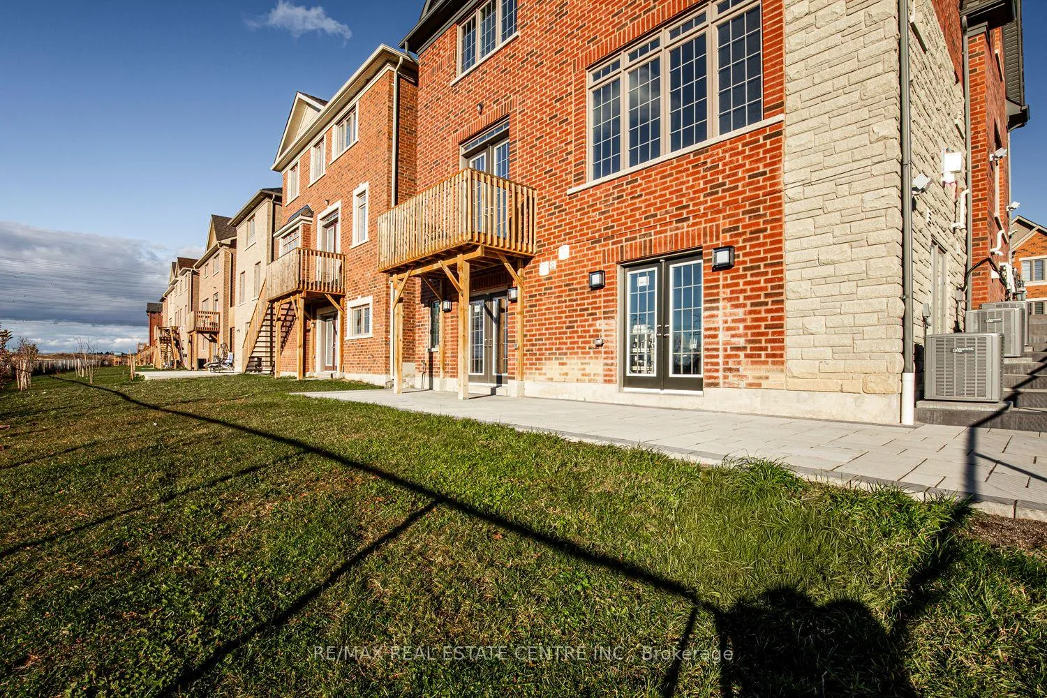 Photo 44 of 2492 Orchestrate (upper) Drive, Oshawa, Windfields — HOMEH