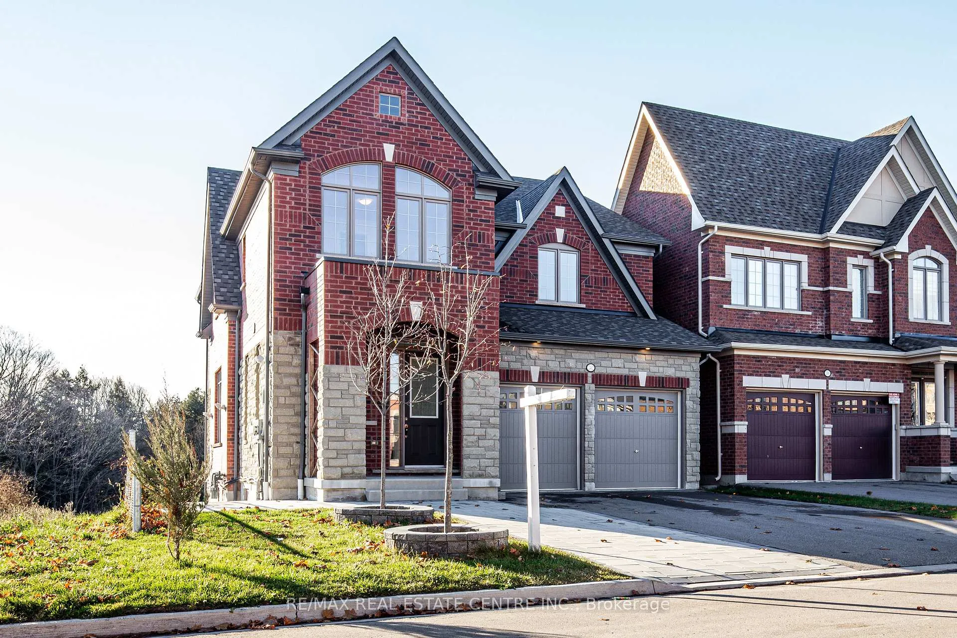 Photo 45 of 2492 Orchestrate (upper) Drive, Oshawa, Windfields — HOMEH