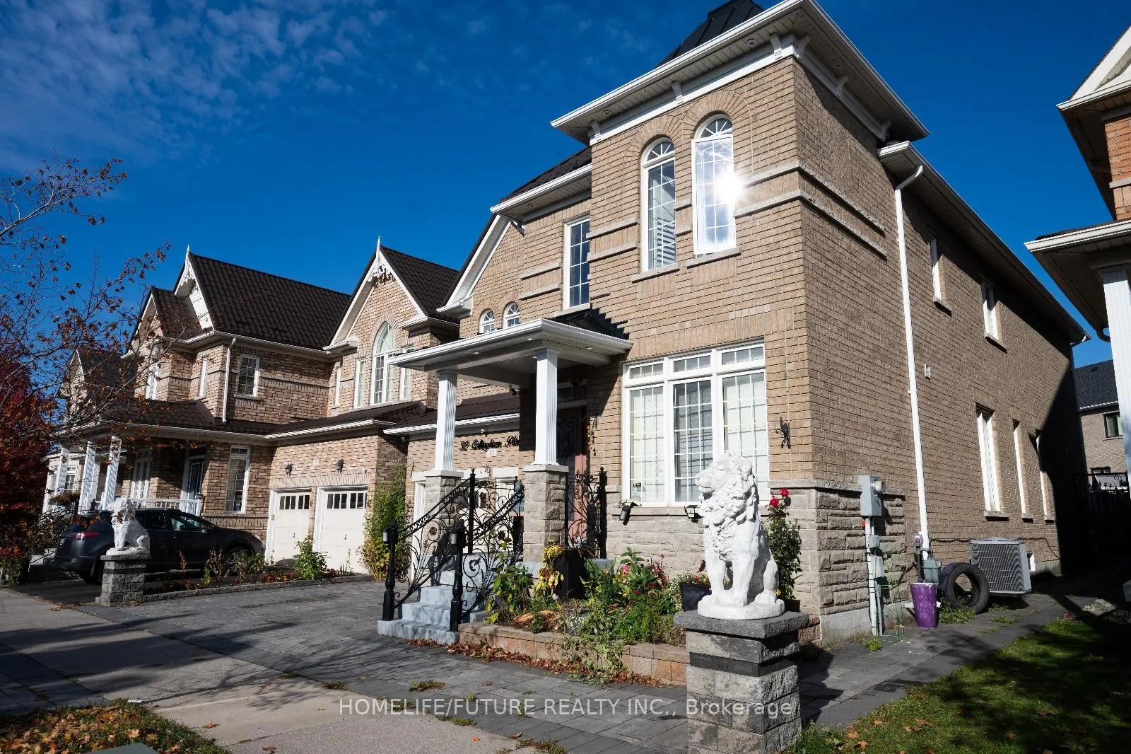 Photo 2 of 32 Collingham Place, Markham, Box Grove — HOMEH