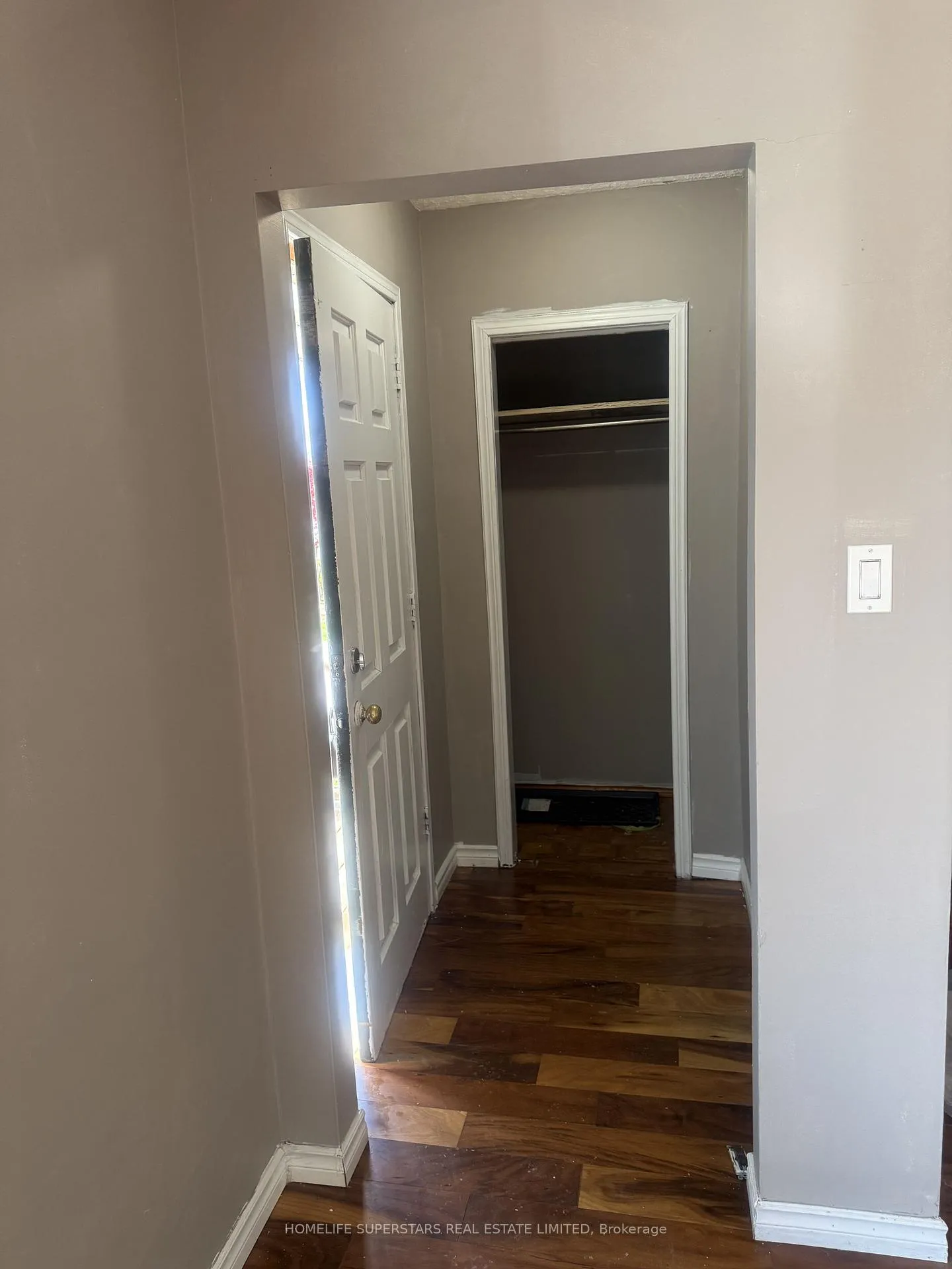 Photo 7 of Unit UNIT#1, 6391 Mcleod Road, Niagara Falls, Dorchester — HOMEH
