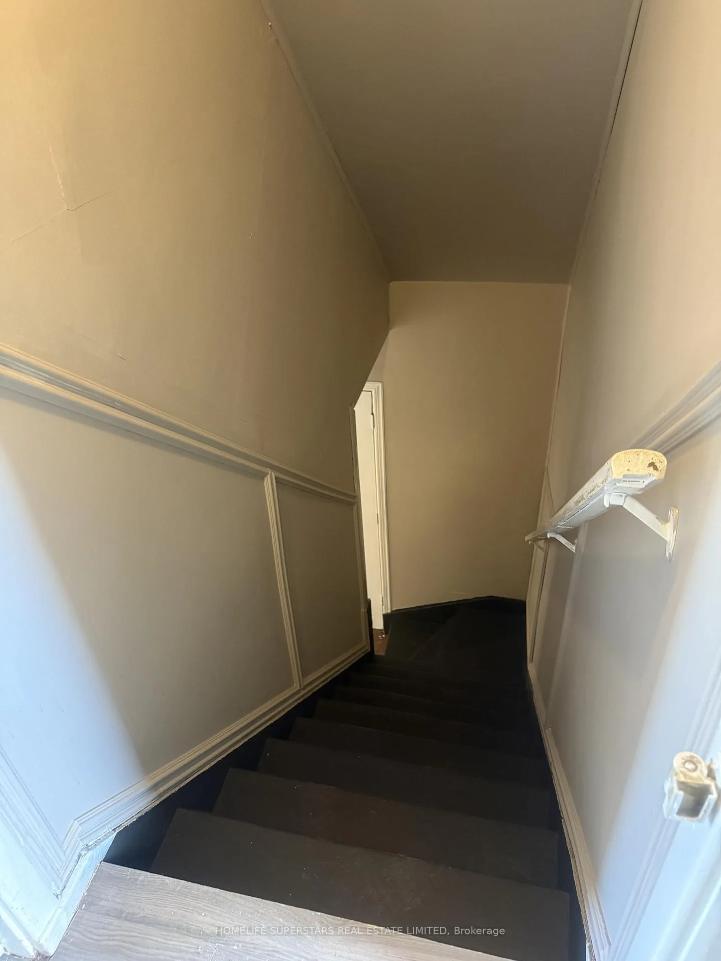 Photo 8 of Unit UNIT#1, 6391 Mcleod Road, Niagara Falls, Dorchester — HOMEH