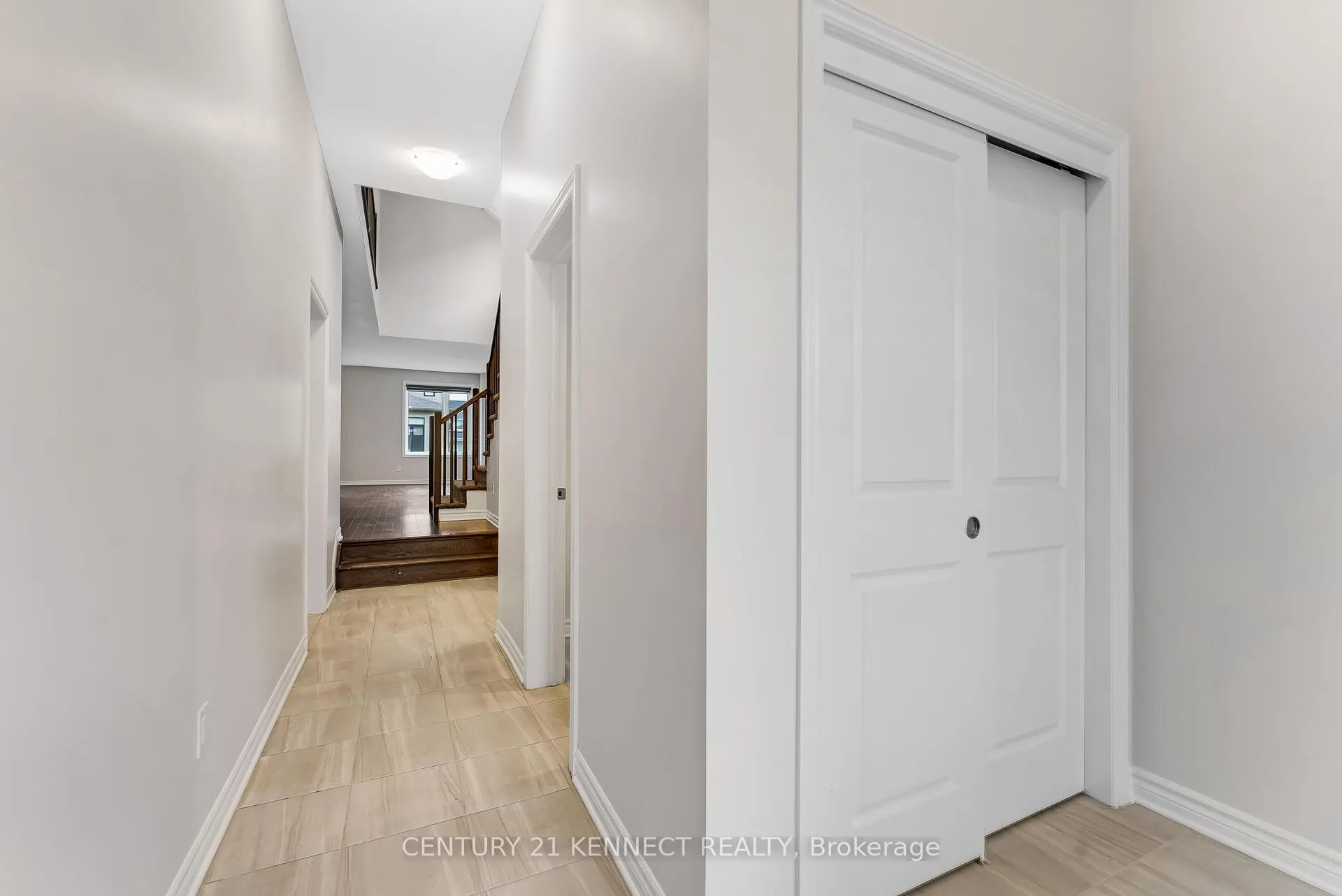 Photo 3 of 324 Ventoux Avenue, Ottawa, Notting Hill/Summerside — HOMEH