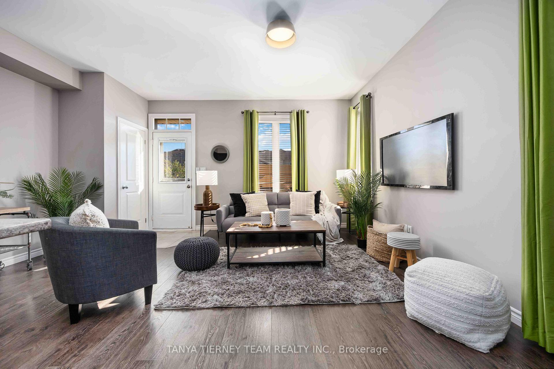 Photo 4 of 49 Ted Miller Crescent, Clarington, Bowmanville — HOMEH