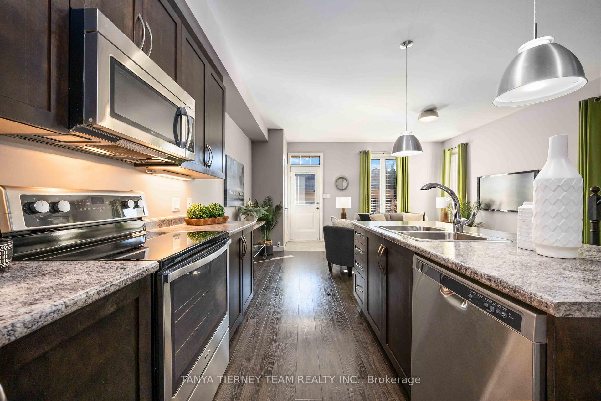 Photo 15 of 49 Ted Miller Crescent, Clarington, Bowmanville — HOMEH