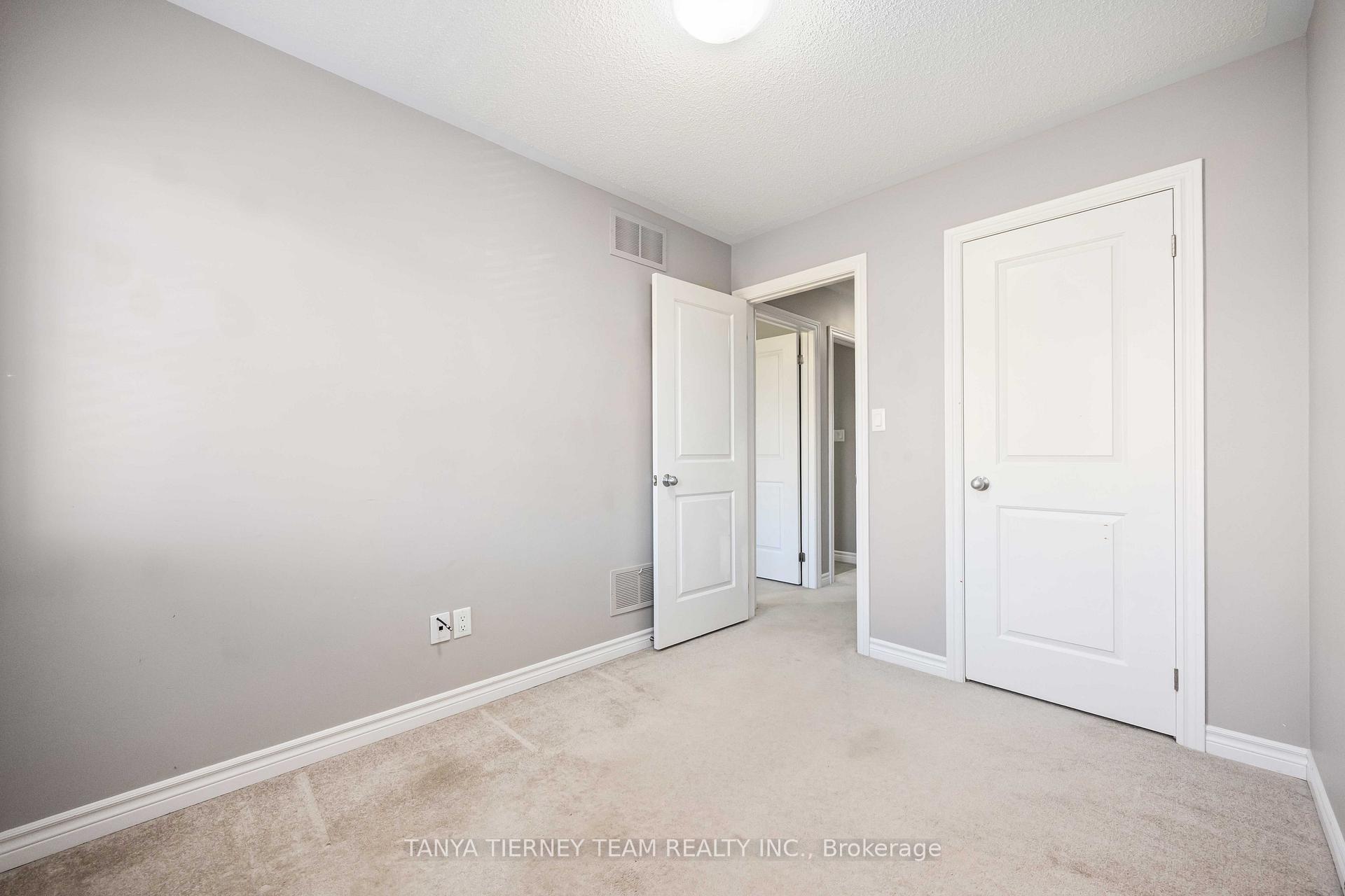 Photo 33 of 49 Ted Miller Crescent, Clarington, Bowmanville — HOMEH
