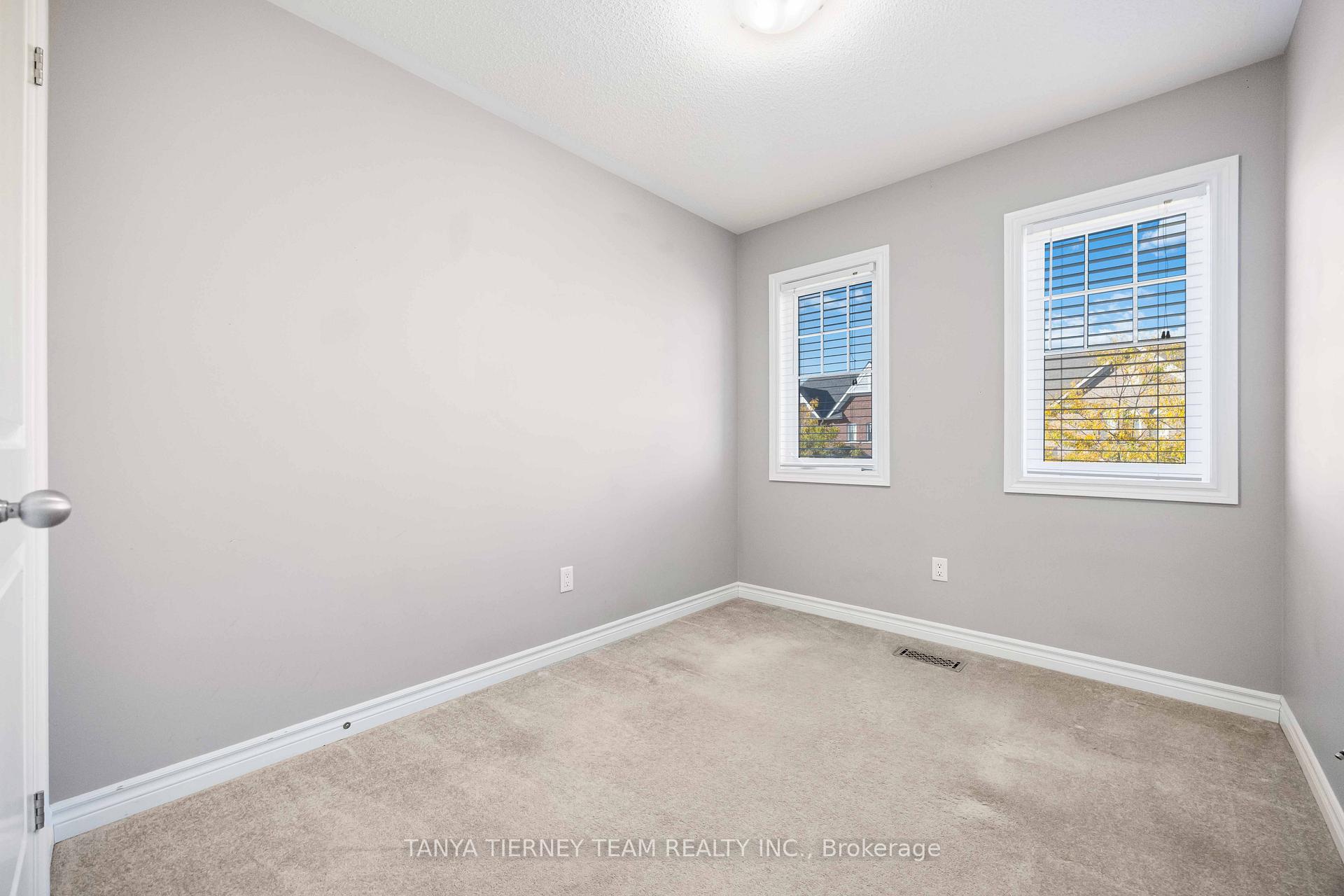 Photo 34 of 49 Ted Miller Crescent, Clarington, Bowmanville — HOMEH