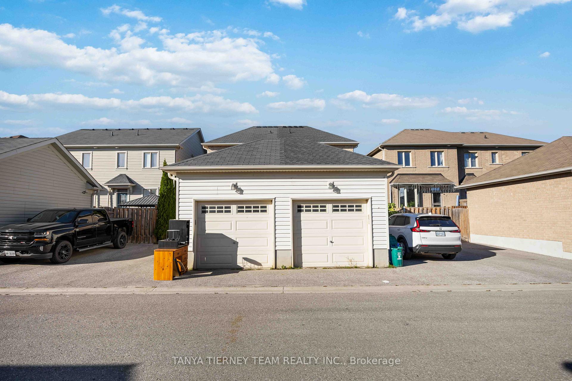Photo 42 of 49 Ted Miller Crescent, Clarington, Bowmanville — HOMEH