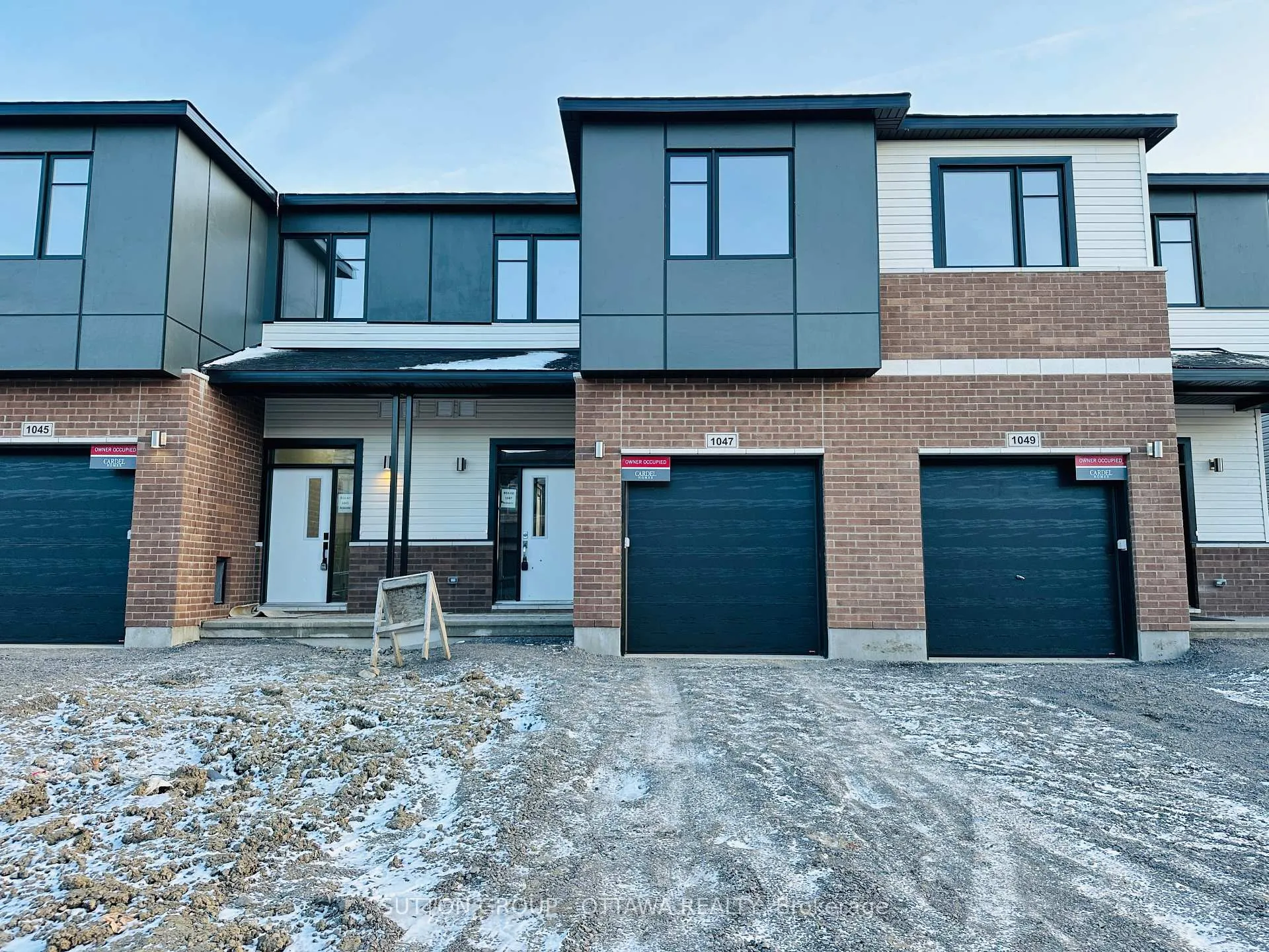 Photo 1 of 1047 Acoustic Way, Ottawa, Riverside South/Gloucester Glen — HOMEH