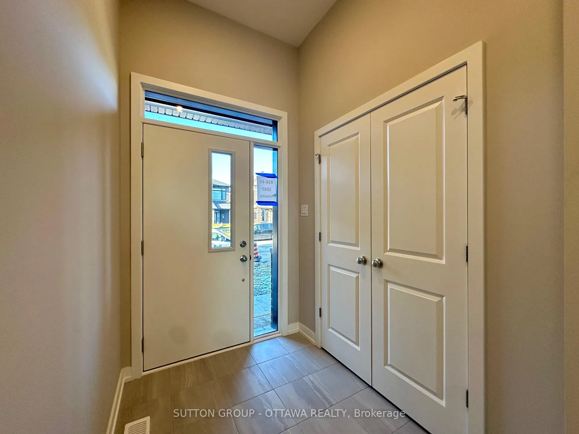 Photo 2 of 1047 Acoustic Way, Ottawa, Riverside South/Gloucester Glen — HOMEH