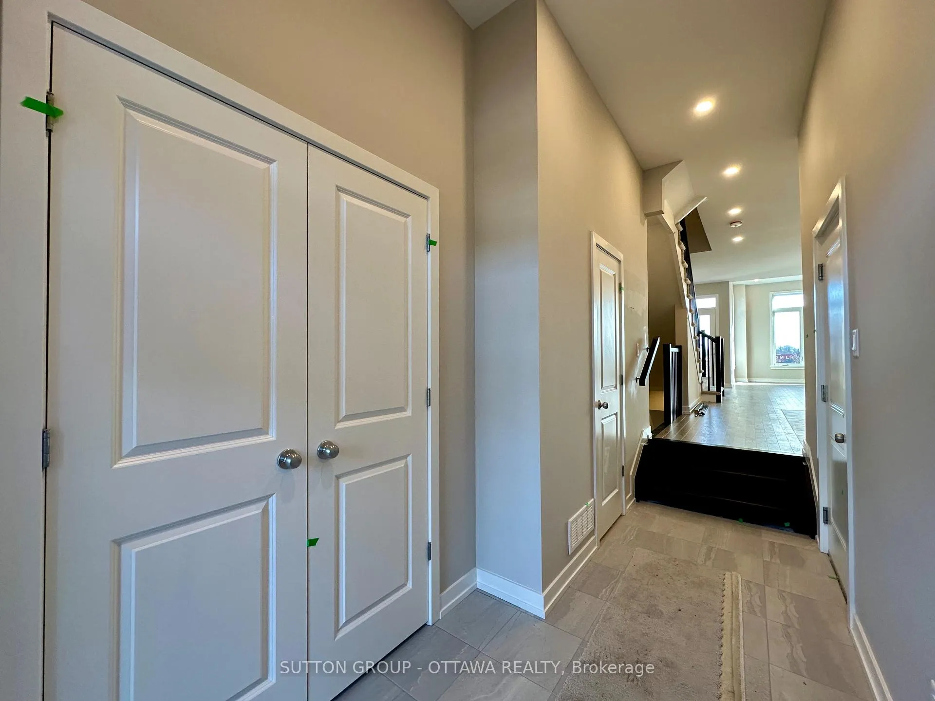 Photo 3 of 1047 Acoustic Way, Ottawa, Riverside South/Gloucester Glen — HOMEH