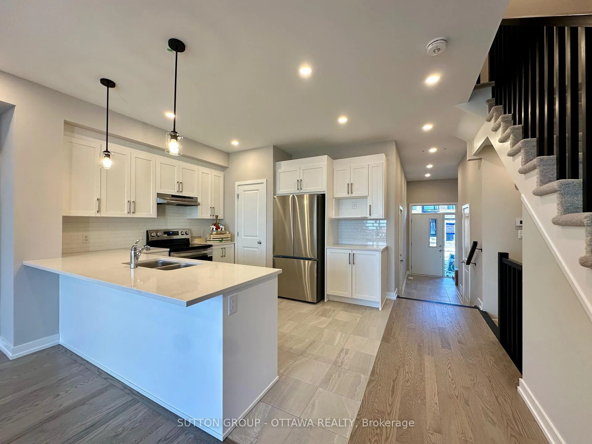 Photo 4 of 1047 Acoustic Way, Ottawa, Riverside South/Gloucester Glen — HOMEH