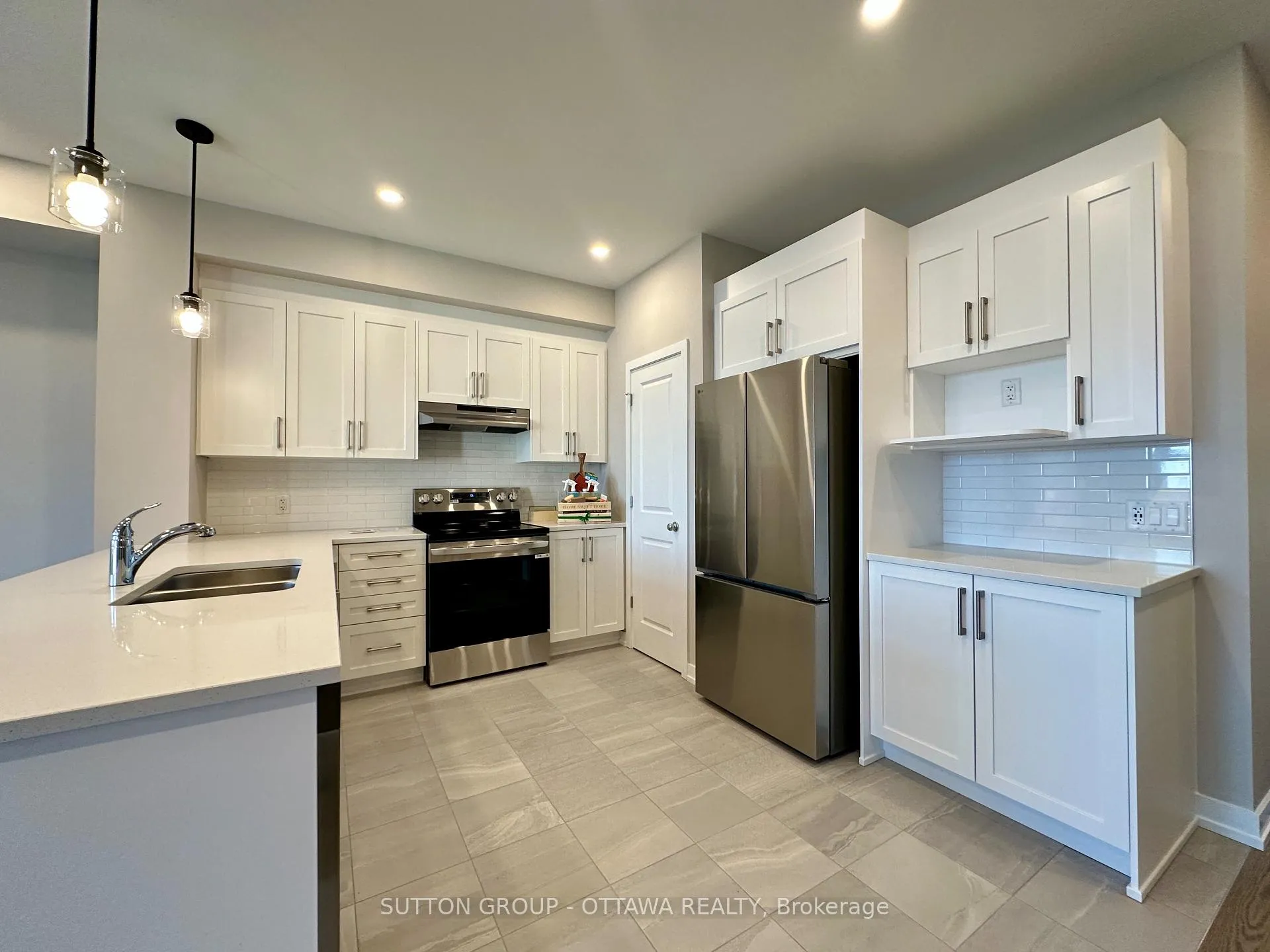 Photo 5 of 1047 Acoustic Way, Ottawa, Riverside South/Gloucester Glen — HOMEH