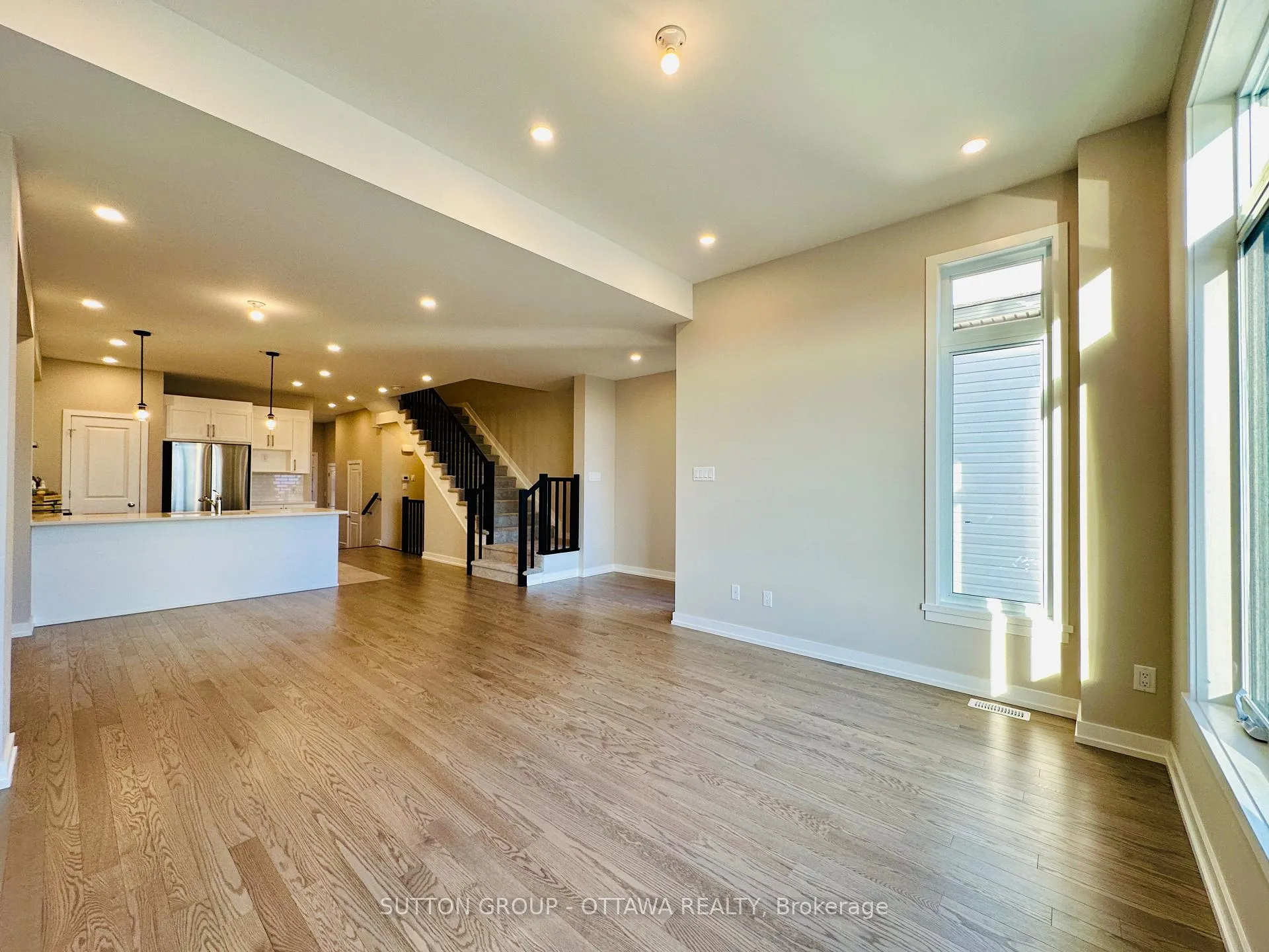 Photo 6 of 1047 Acoustic Way, Ottawa, Riverside South/Gloucester Glen — HOMEH