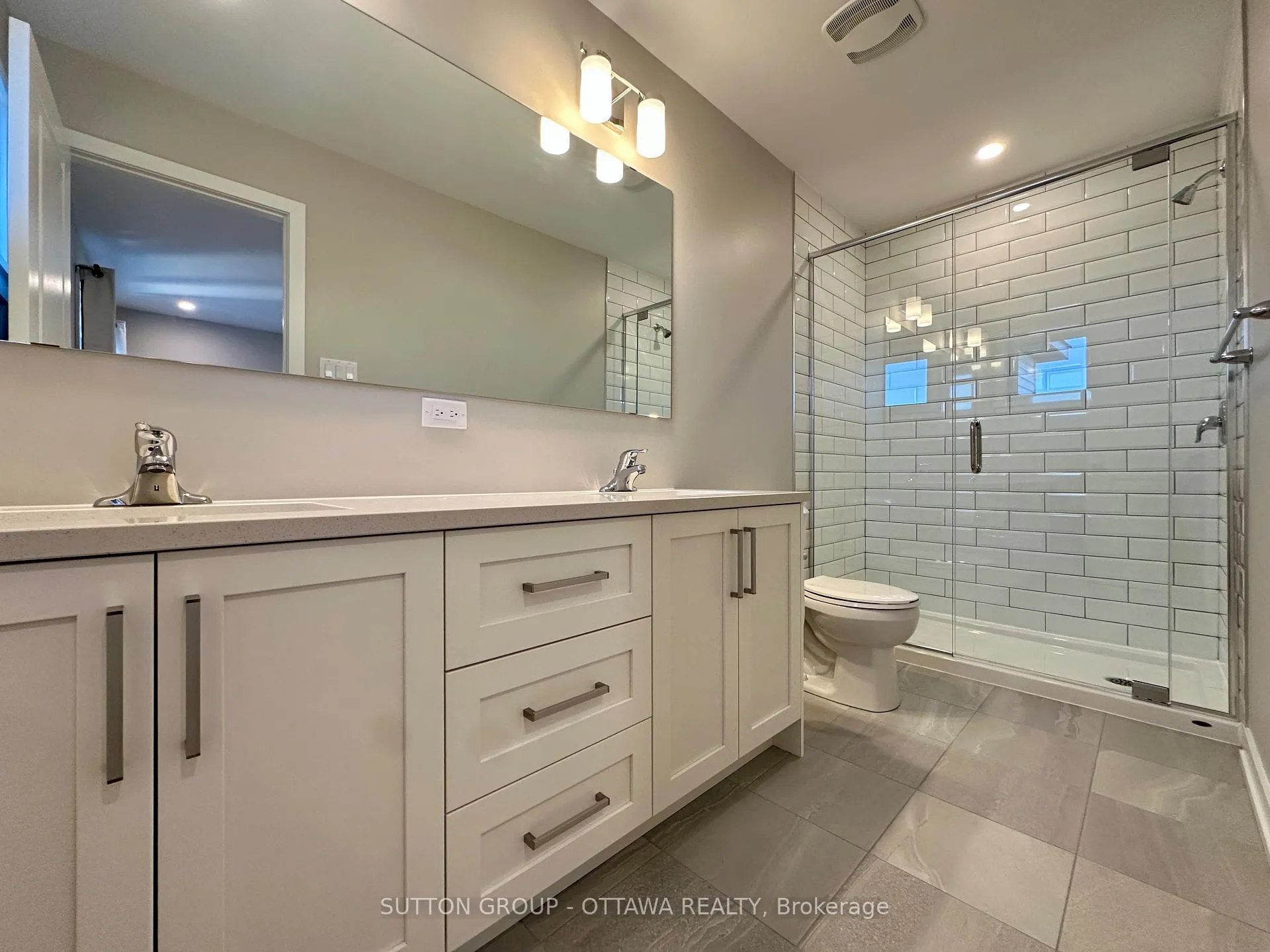 Photo 13 of 1047 Acoustic Way, Ottawa, Riverside South/Gloucester Glen — HOMEH