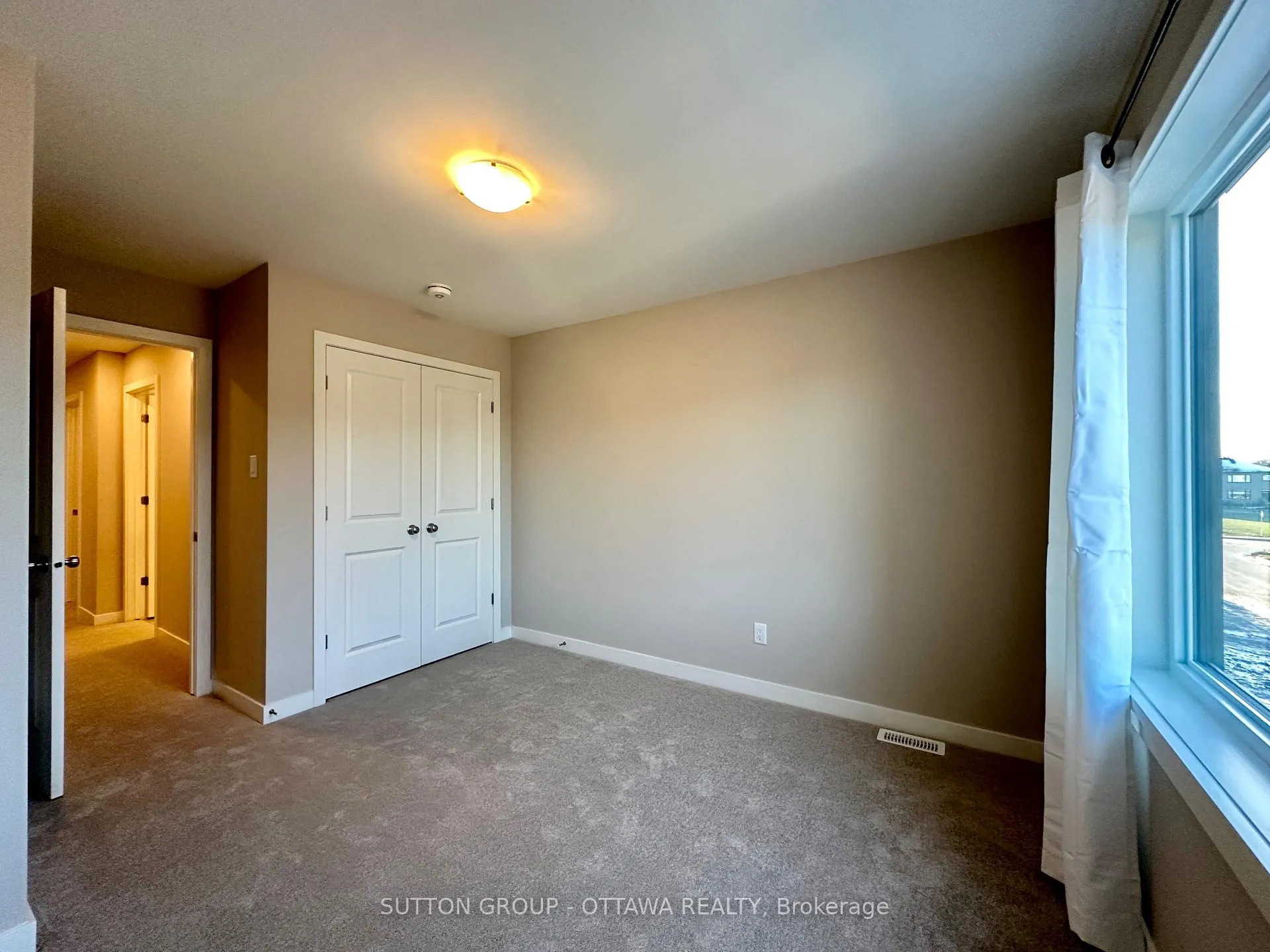 Photo 14 of 1047 Acoustic Way, Ottawa, Riverside South/Gloucester Glen — HOMEH